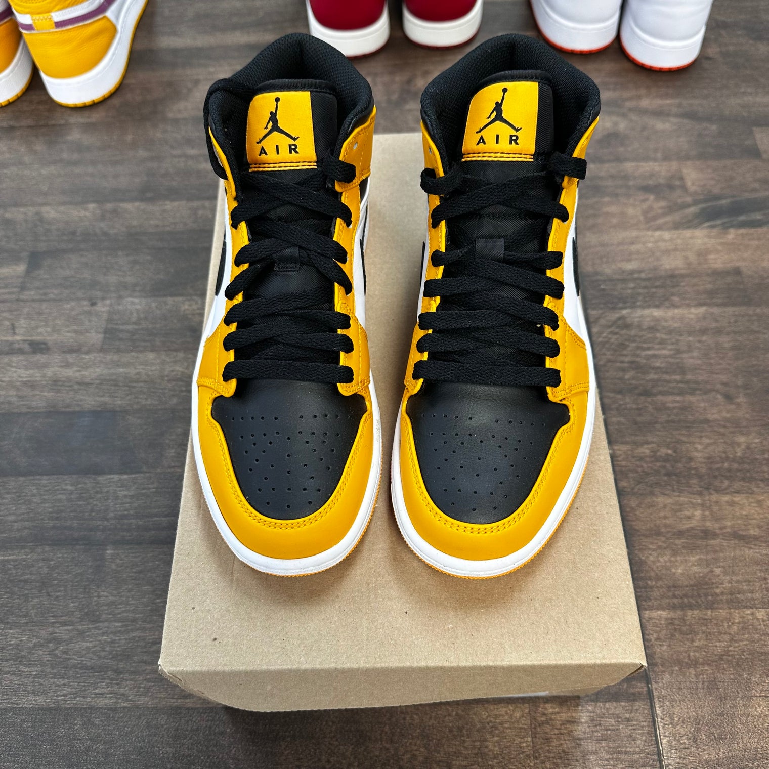 (GS) Taxi Yellow Toe Jordan 1 Mid (USED,No Box)