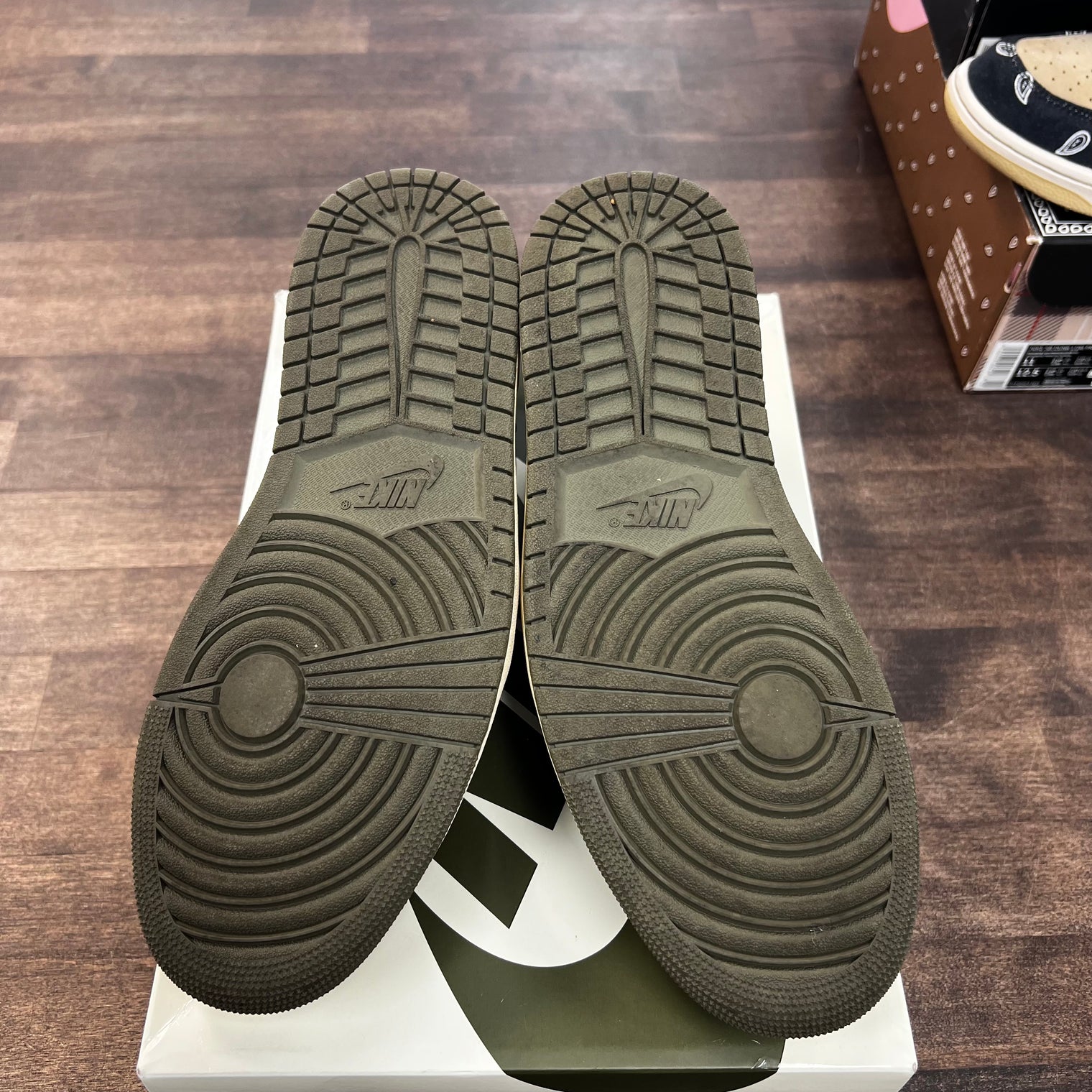 Travis Scott Olive Jordan 1 Low (W) (USED)
