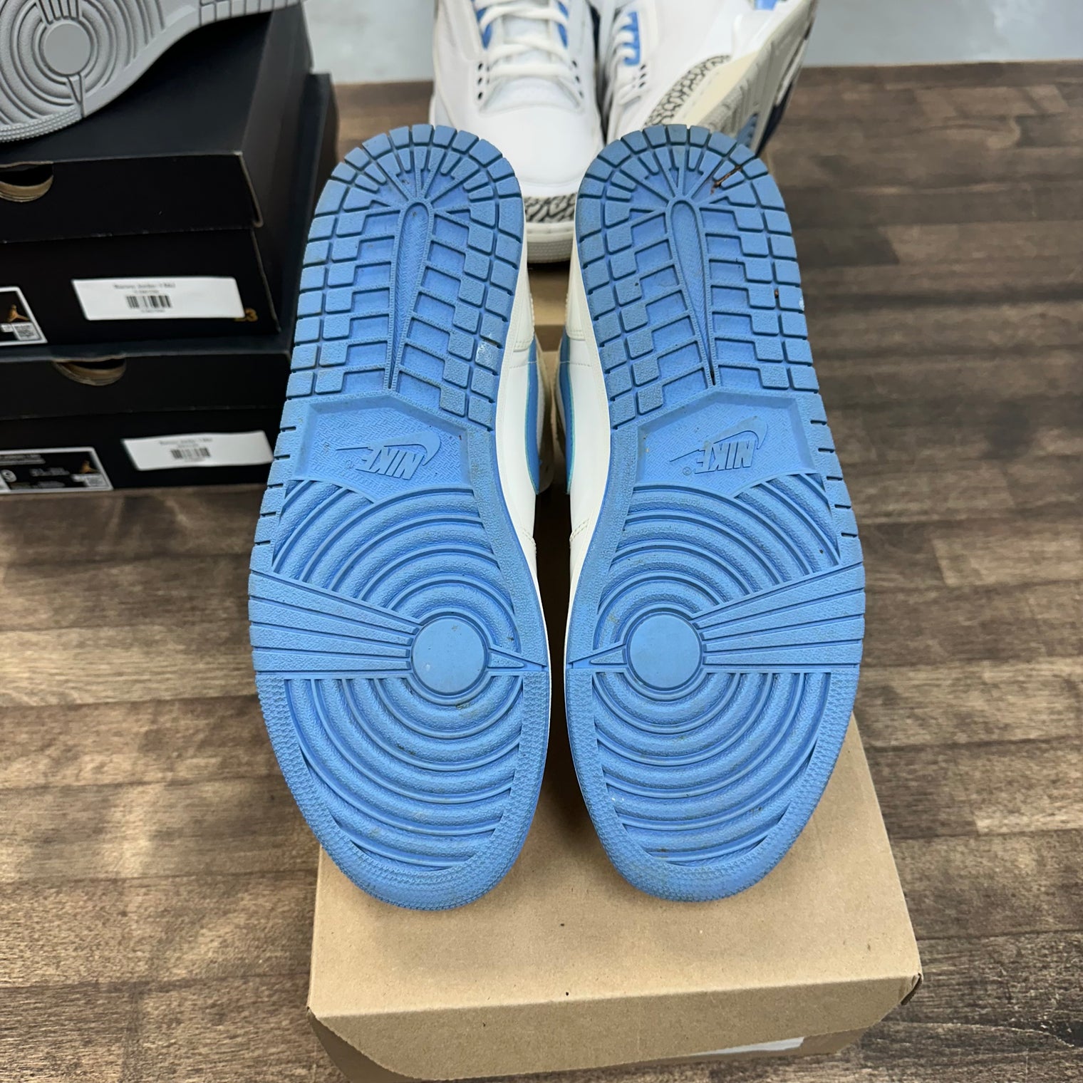 Legend Blue Jordan 1 Retro (USED, No Box)