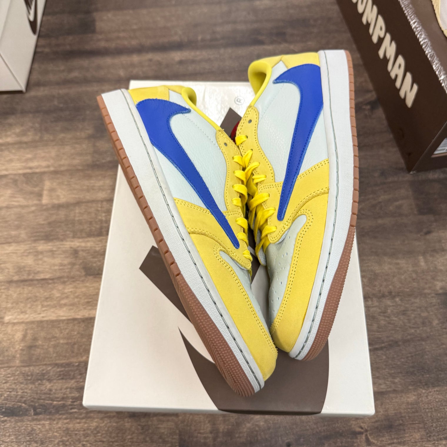 (W) Canary Travis Scott Jordan 1 Low OG SP (USED)