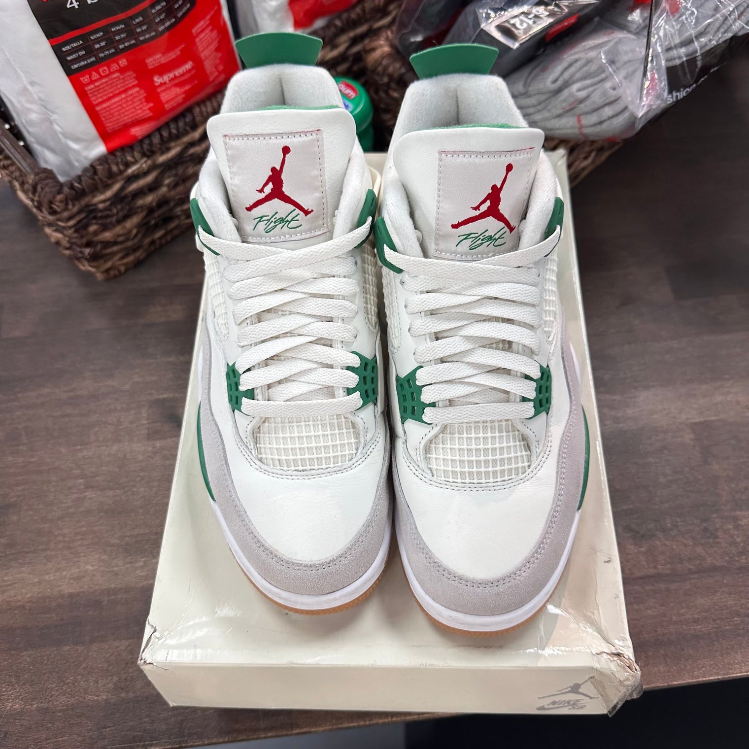 Pine Green Jordan 4 SB (USED)