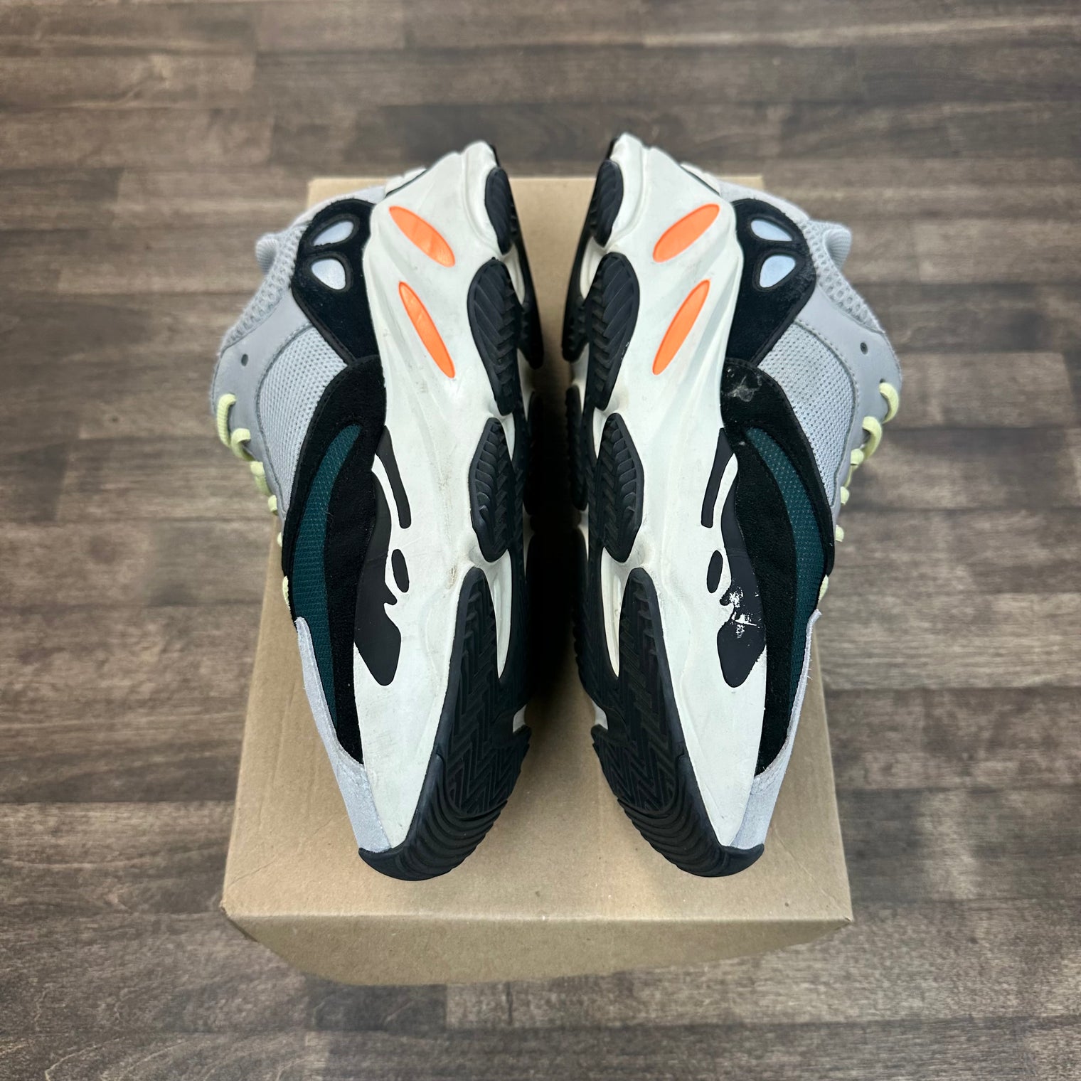 Adidas Yeezy Boost 700 Wave Runner (USED)