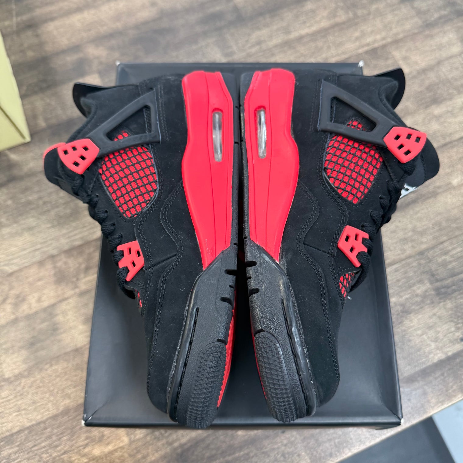 (GS) Red Thunder Jordan 4 (Lightly Worn)