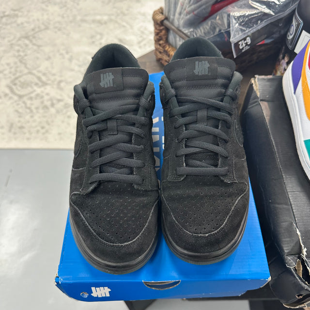 Undefeated 5 on it Black Dunk Low SP (USED)