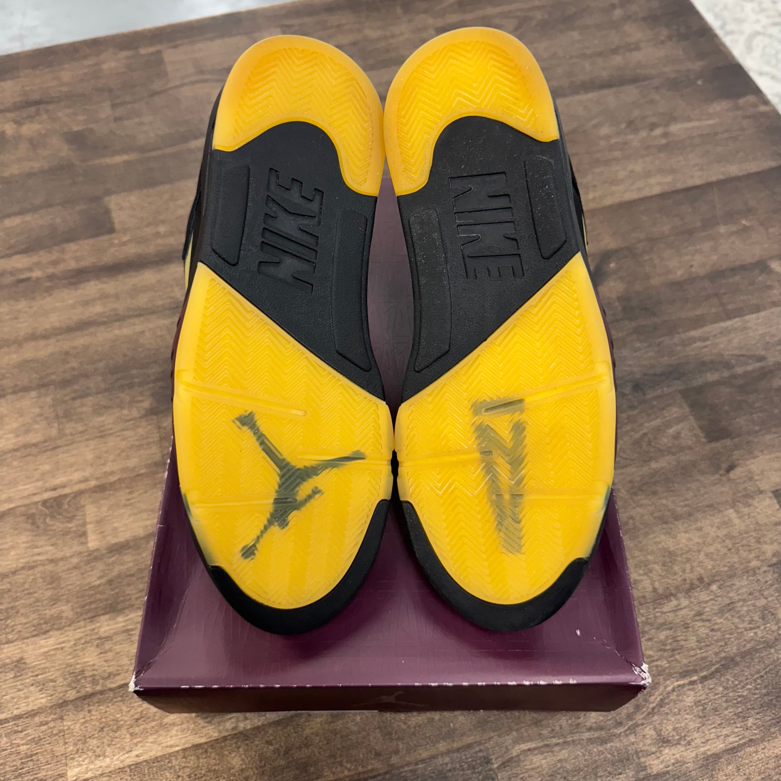 A Ma Maniere Dusk Jordan 5 (Lightly Worn)