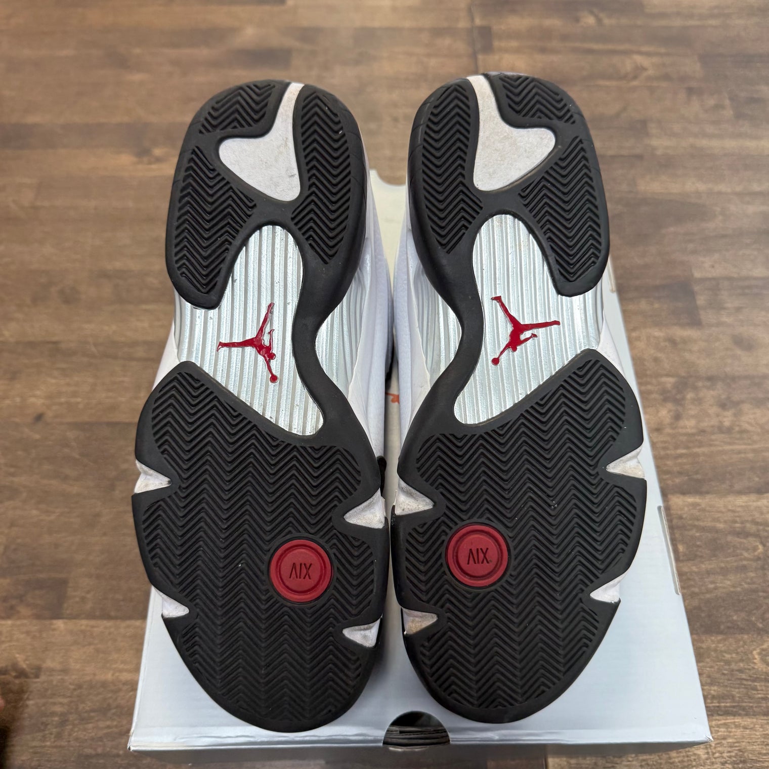 Black Toe Jordan 14 (USED)