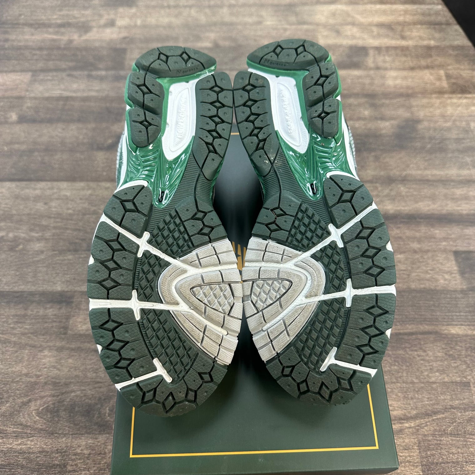 Aime Leon Dore 860V2 Green (USED)