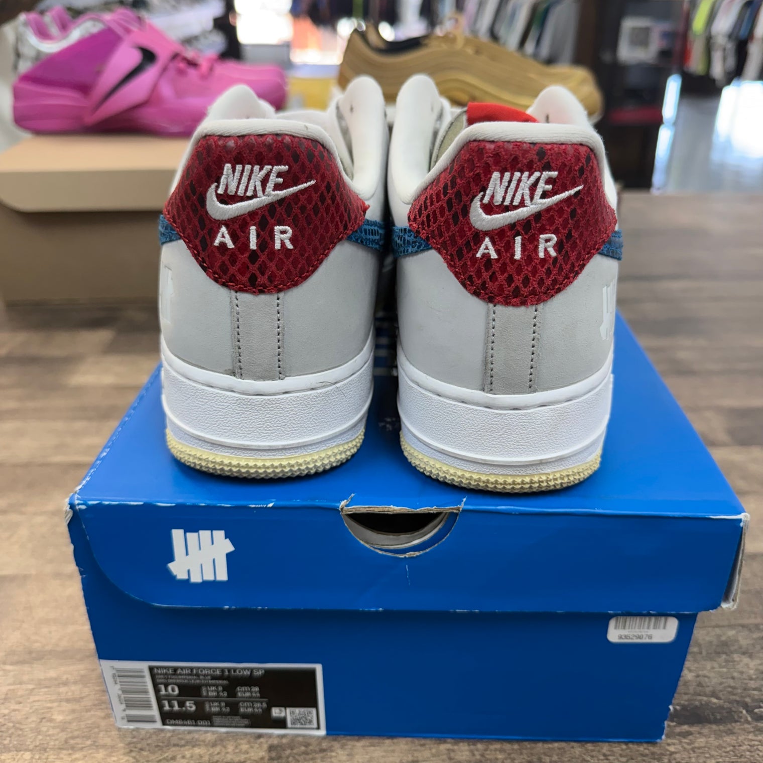 Undefeated 5 On It Dunk vs. AF1 Nike Air Force 1 Low (USED)