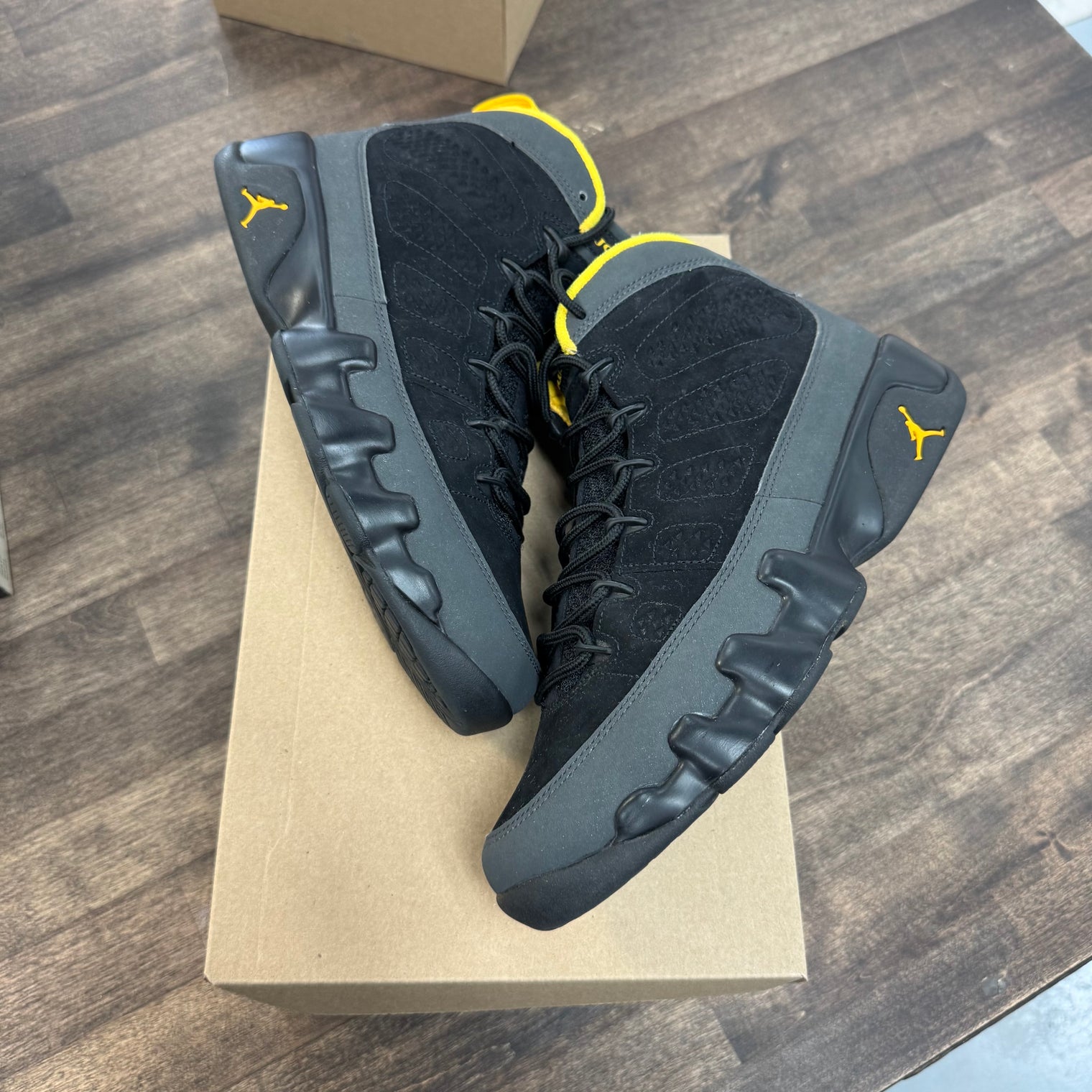 University Gold Jordan 9 (USED,No Box)