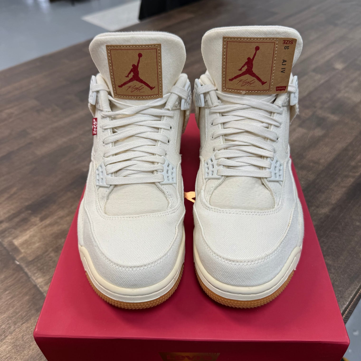 Levi's White Jordan 4 (Levi's Tag) (USED)