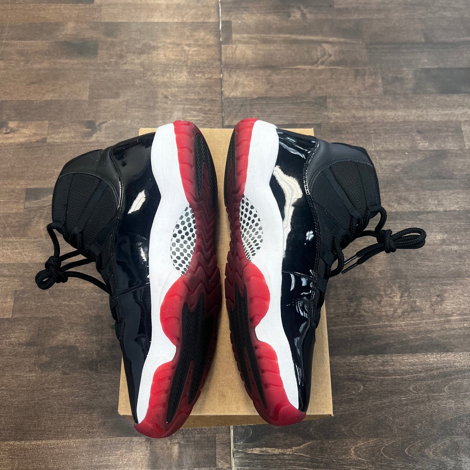 Bred Jordan 11 (2019) (USED,No Box)
