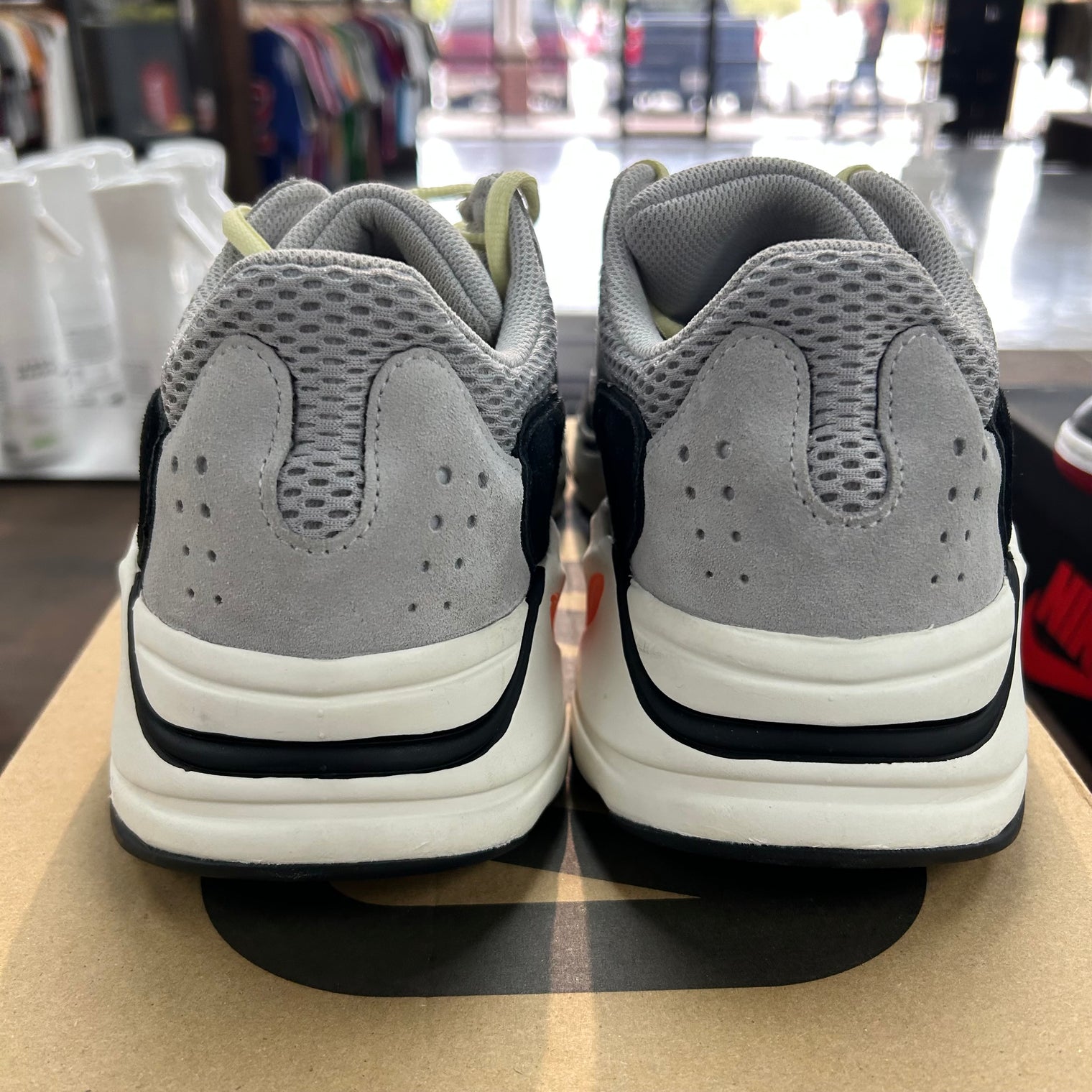 Waverunner Yeezy 700 (USED)