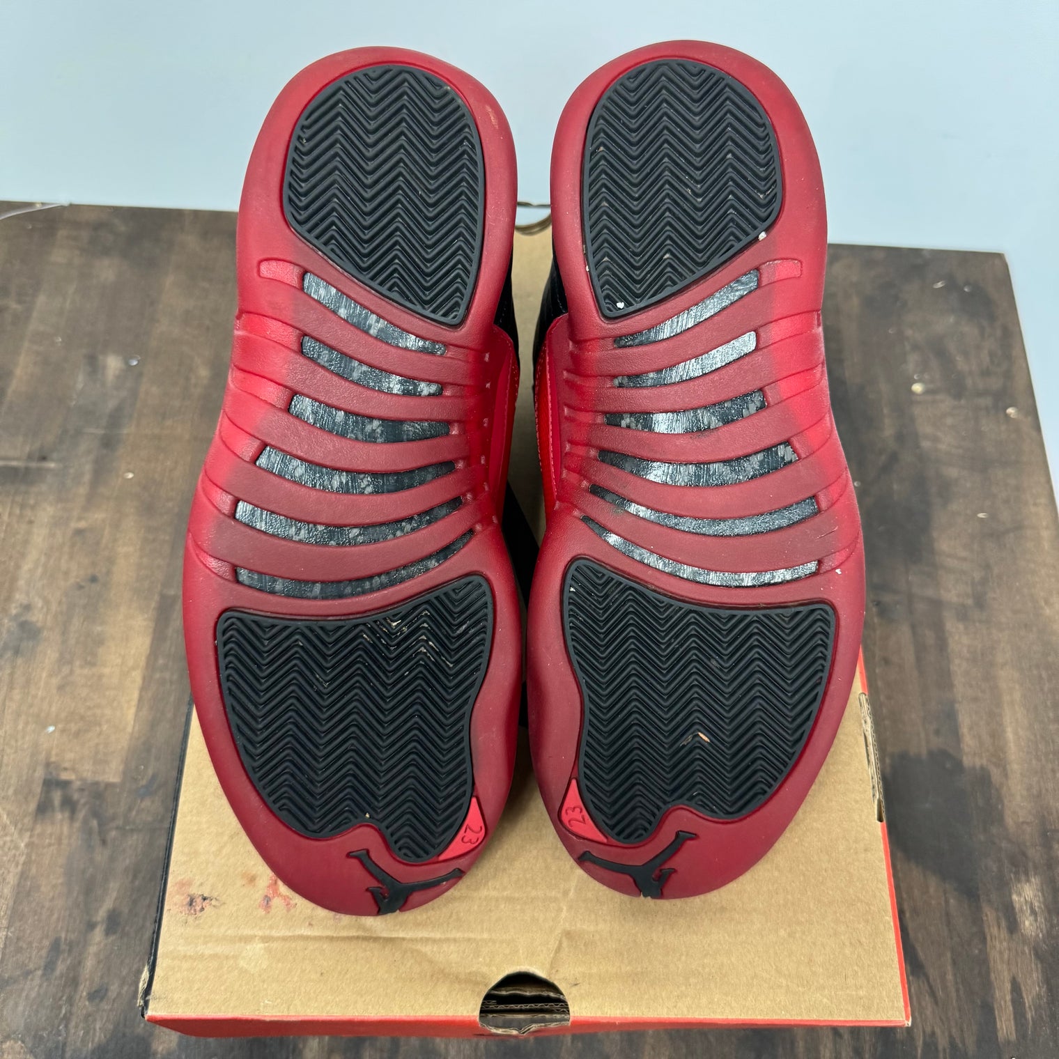Flu Game Jordan 12 (USED)