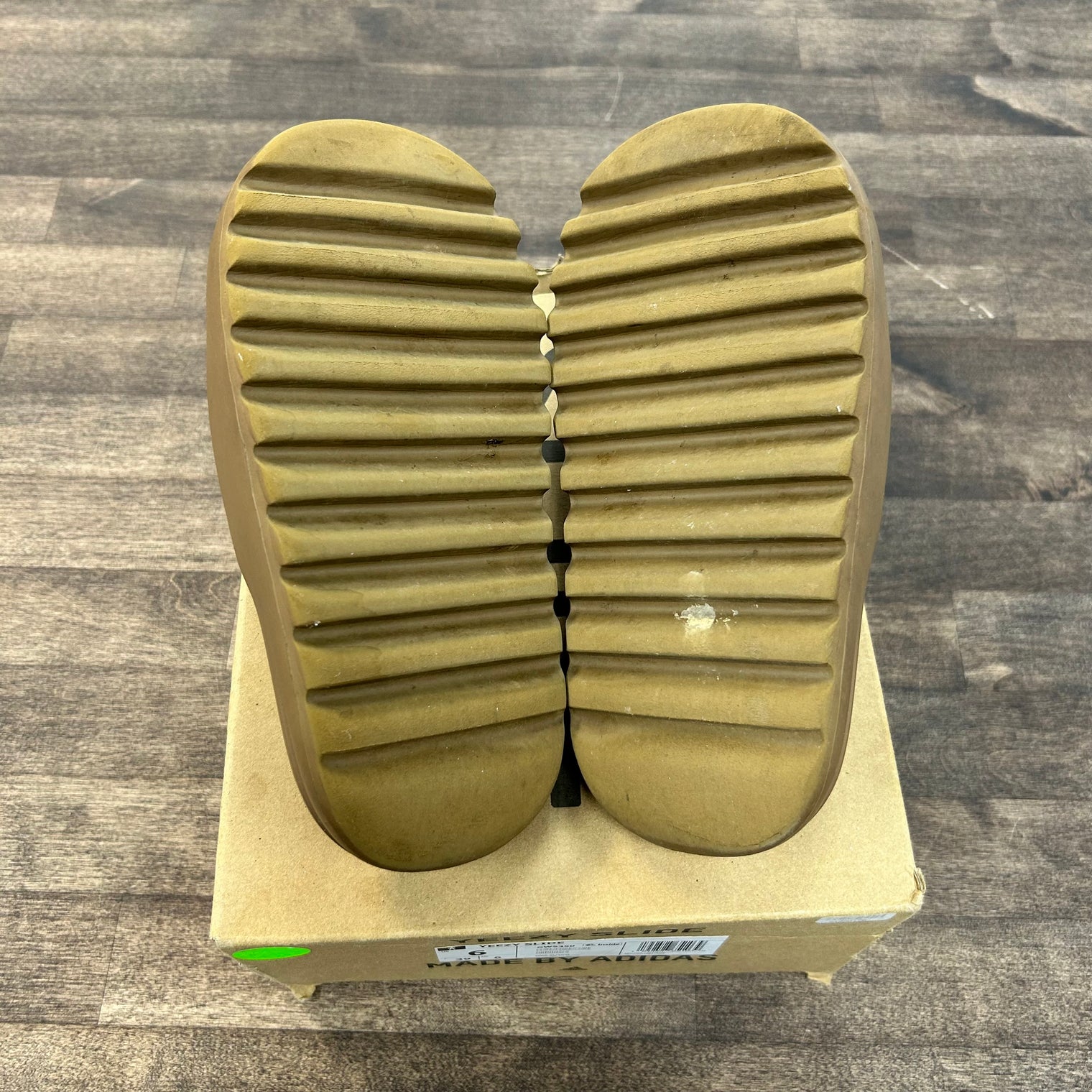 Core Yeezy Slide Original Release (USED)