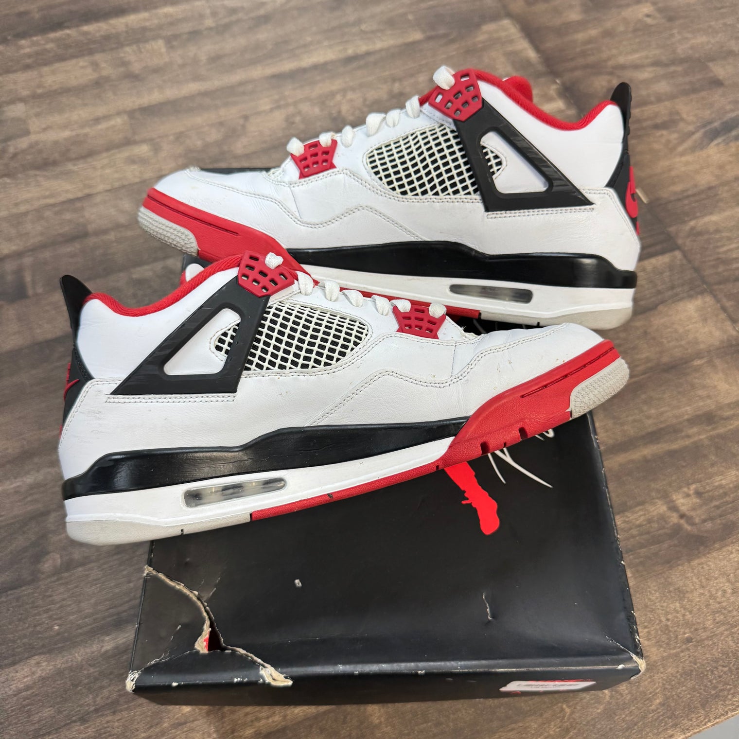 Fire Red Jordan 4 (2019) (USED)