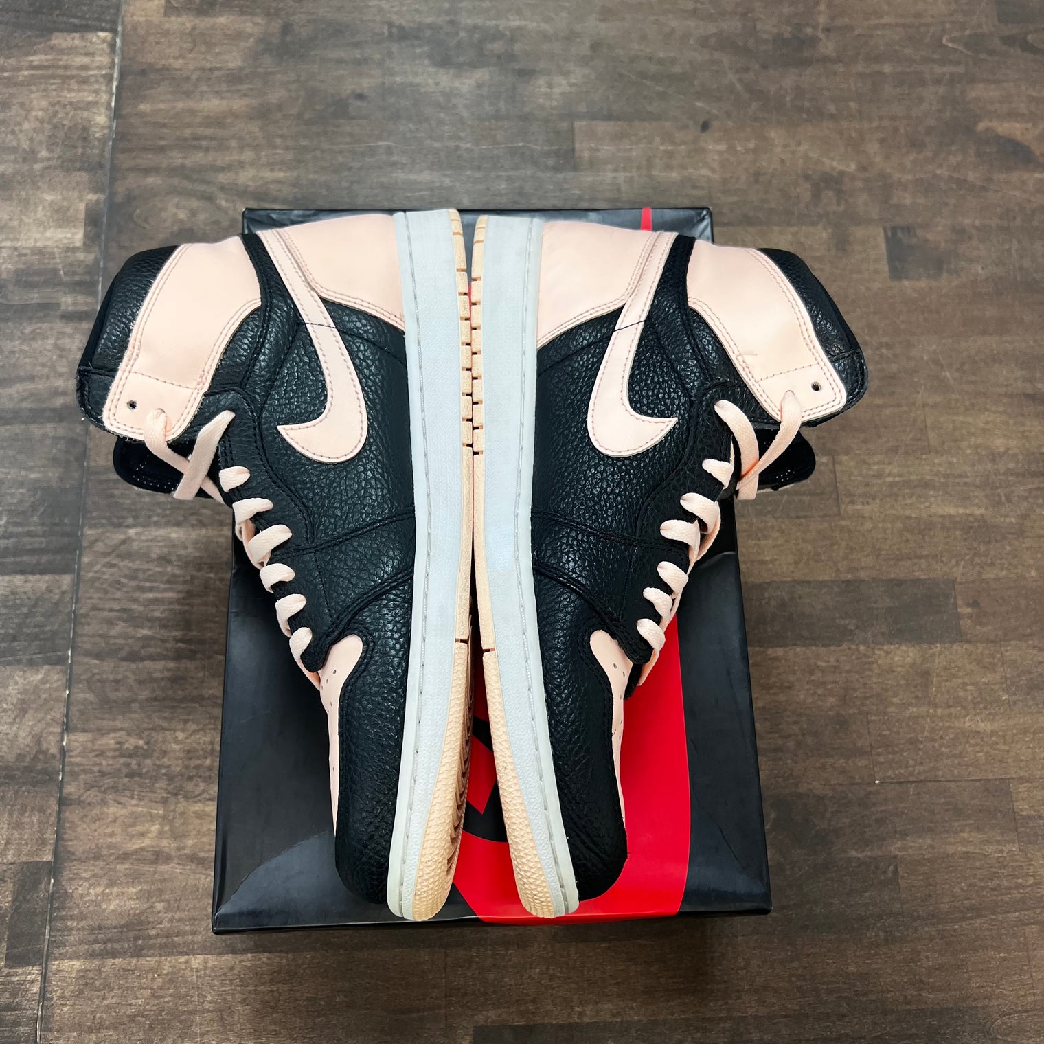 Crimson Tint Jordan 1 High OG (USED)