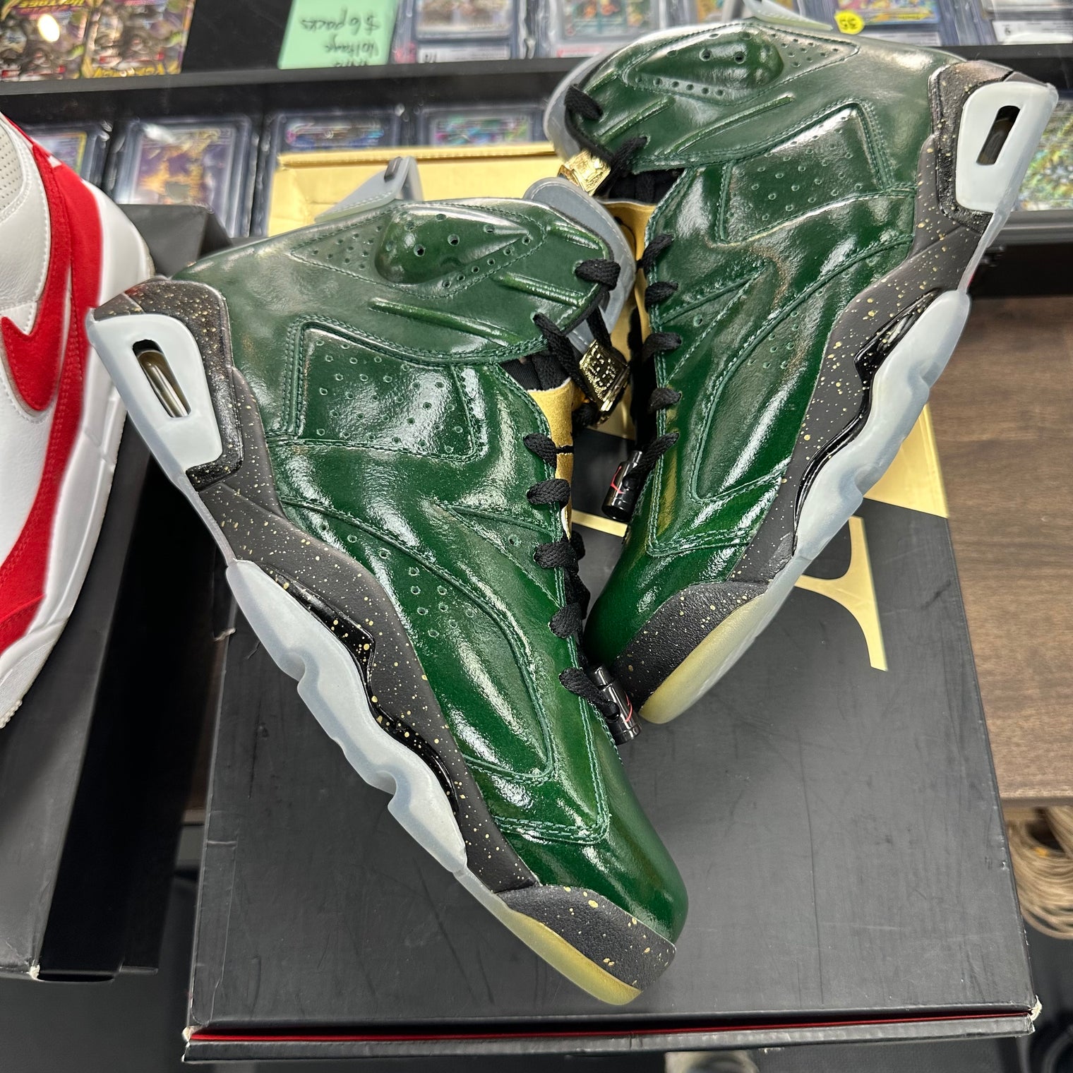 Champagne Jordan 6 (USED)