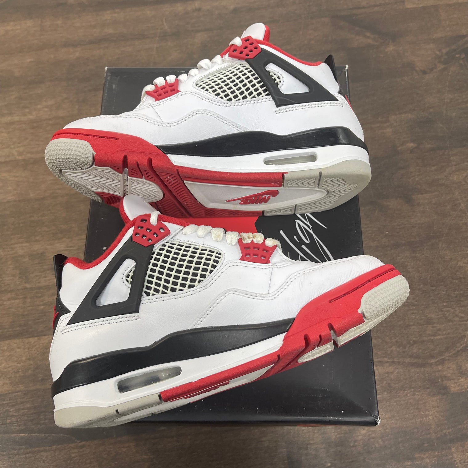 Fire Red Jordan 4 (USED)