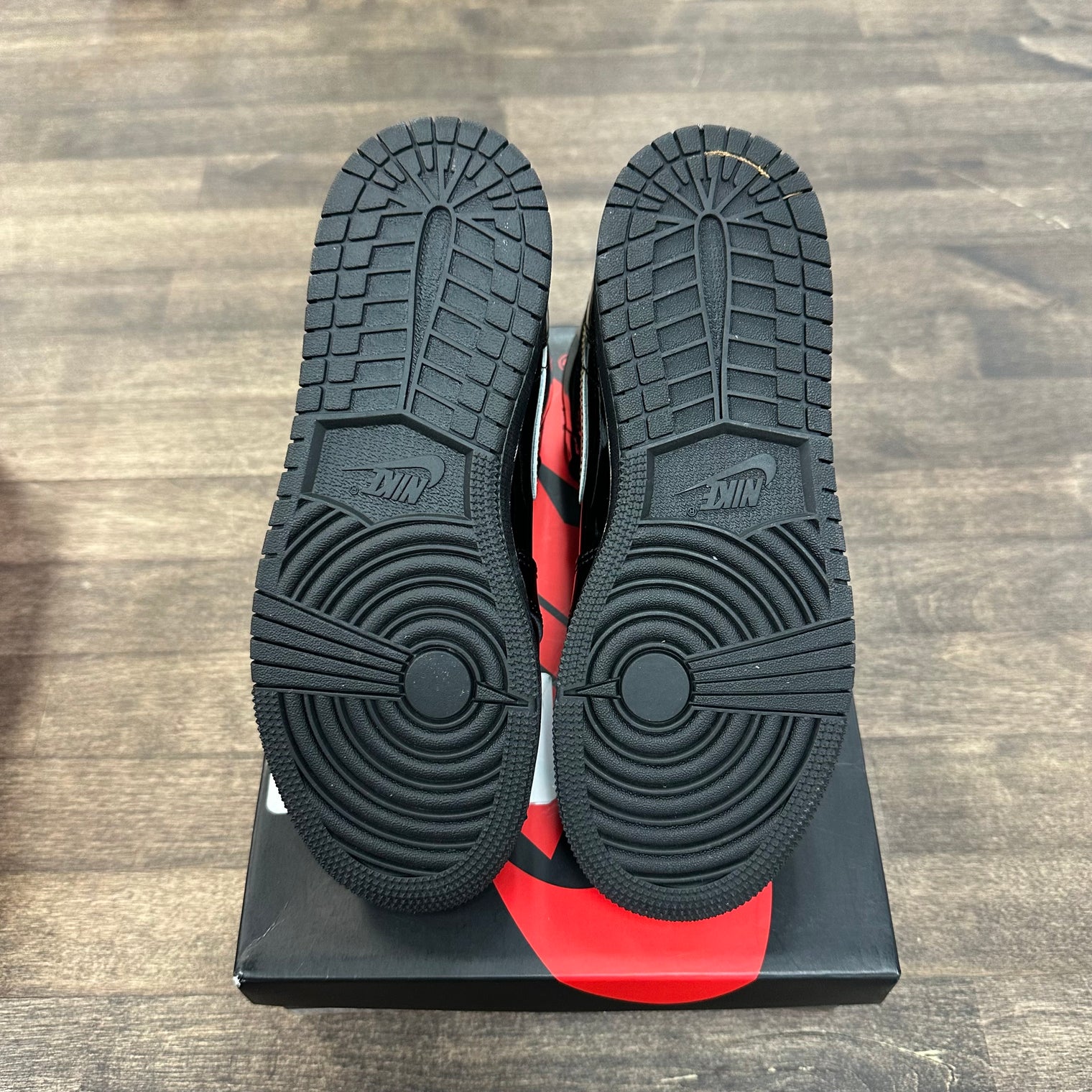 Black Metallic Gold Jordan 1 High (GS) (USED)