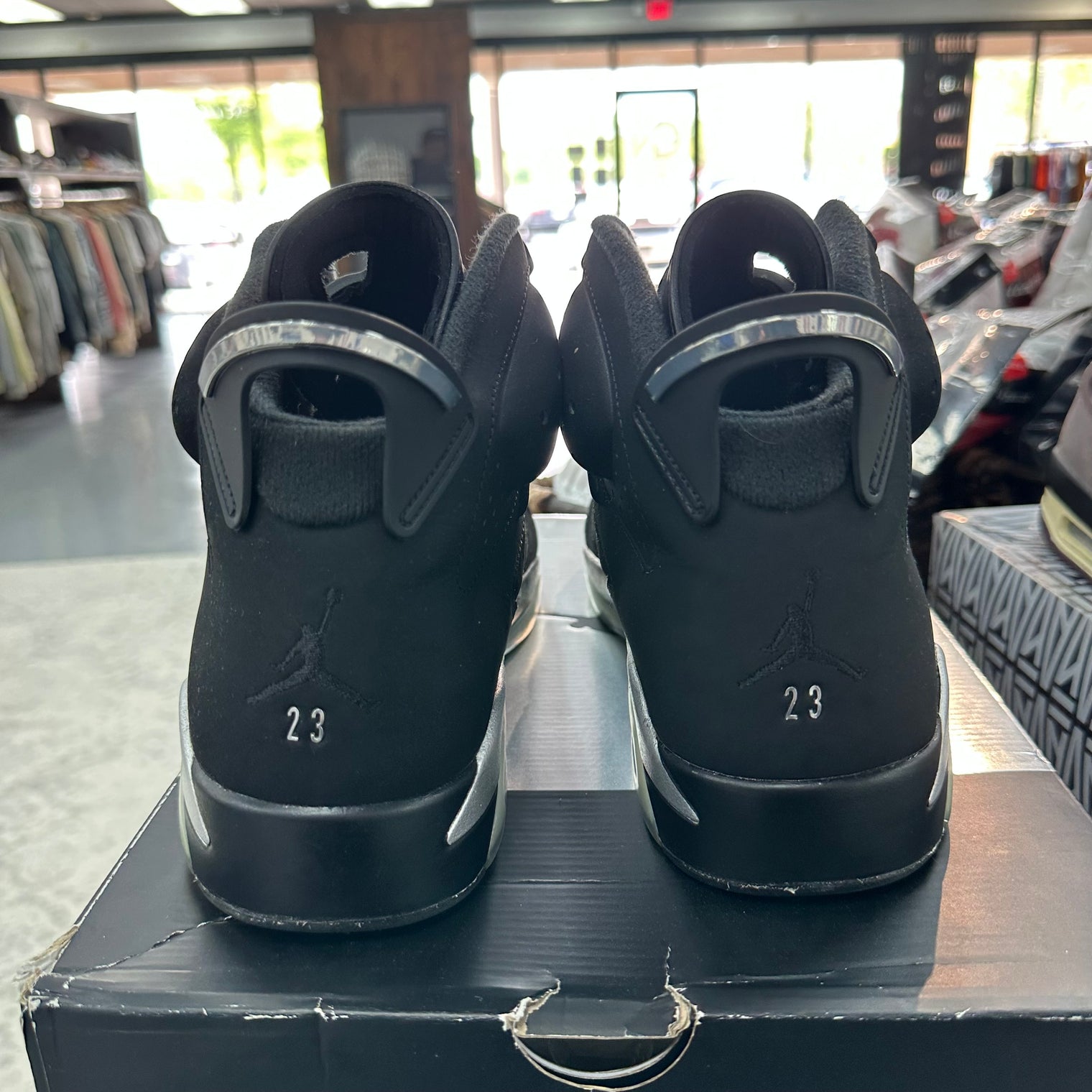 Chrome Jordan 6 (USED)