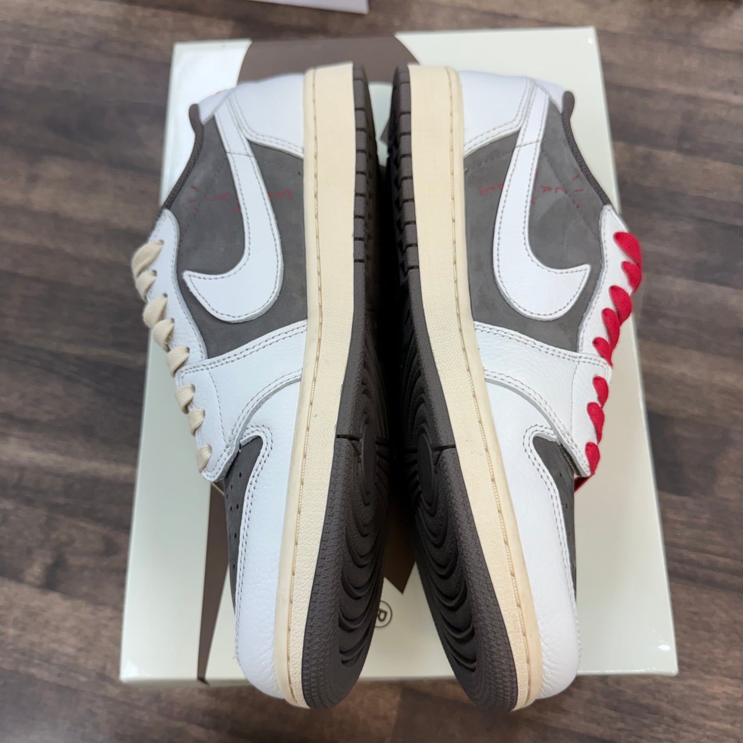 Reverse Mocha Jordan 1 Low OG SP (USED)