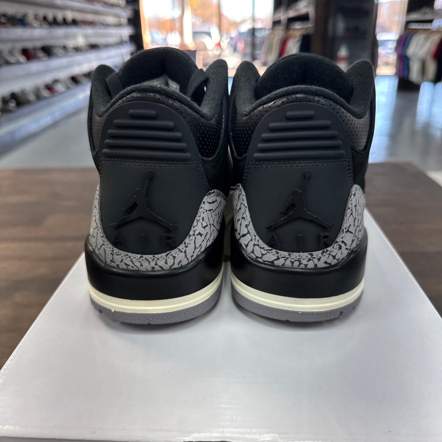 (W) Off Noir Jordan 3 (USED)