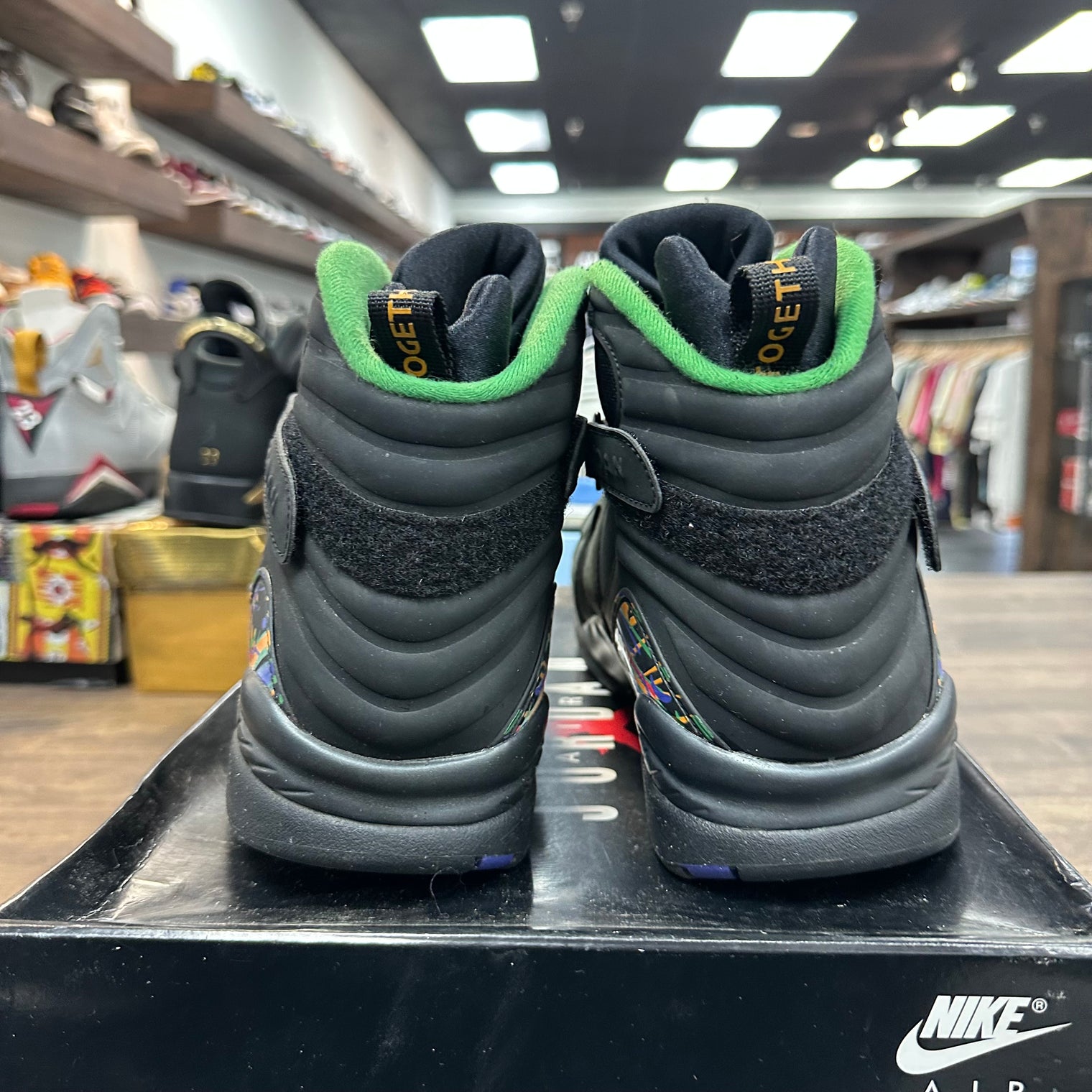 Tinker Air Raid Jordan 8 (USED)