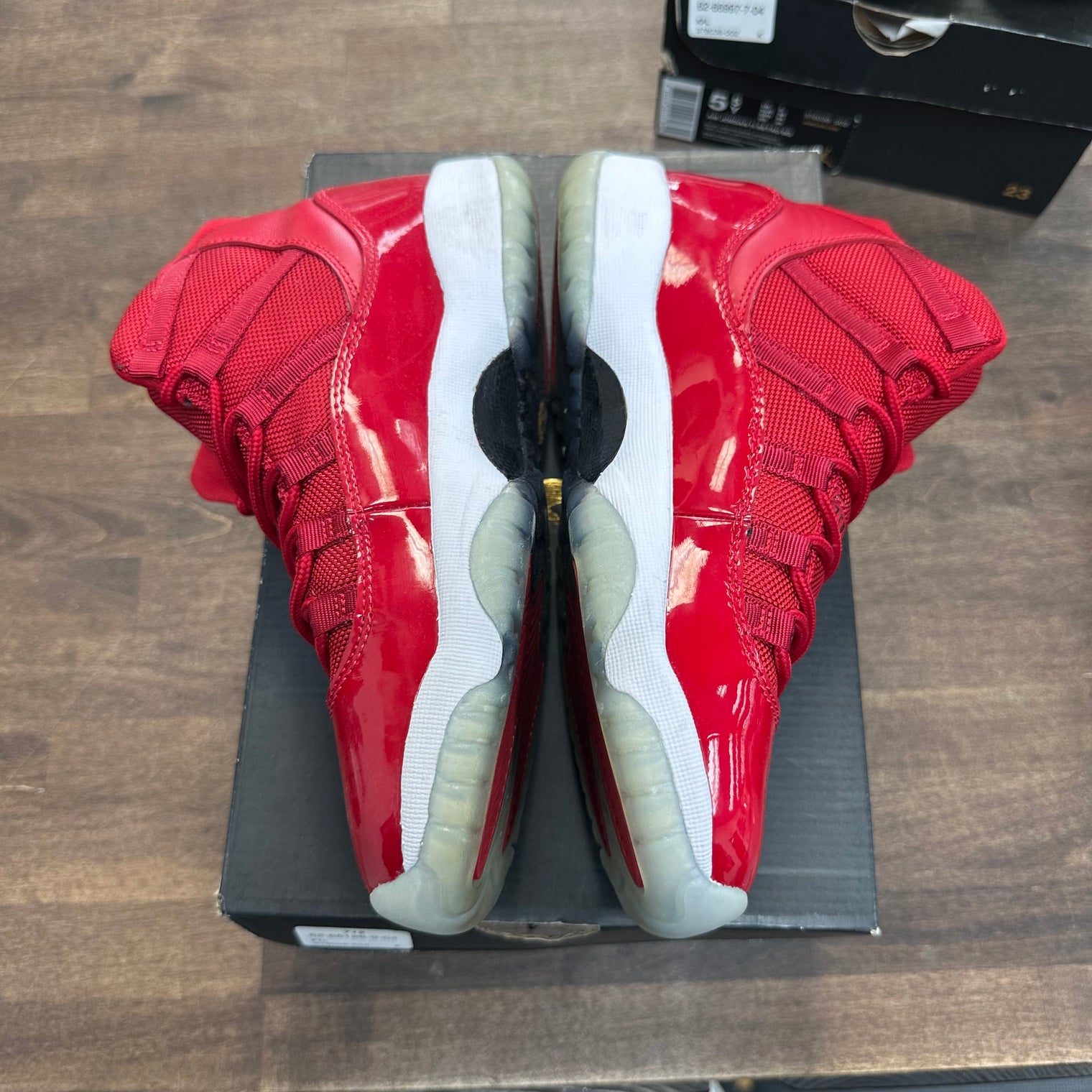 Win like 96 Jordan 11 (GS) (USED)