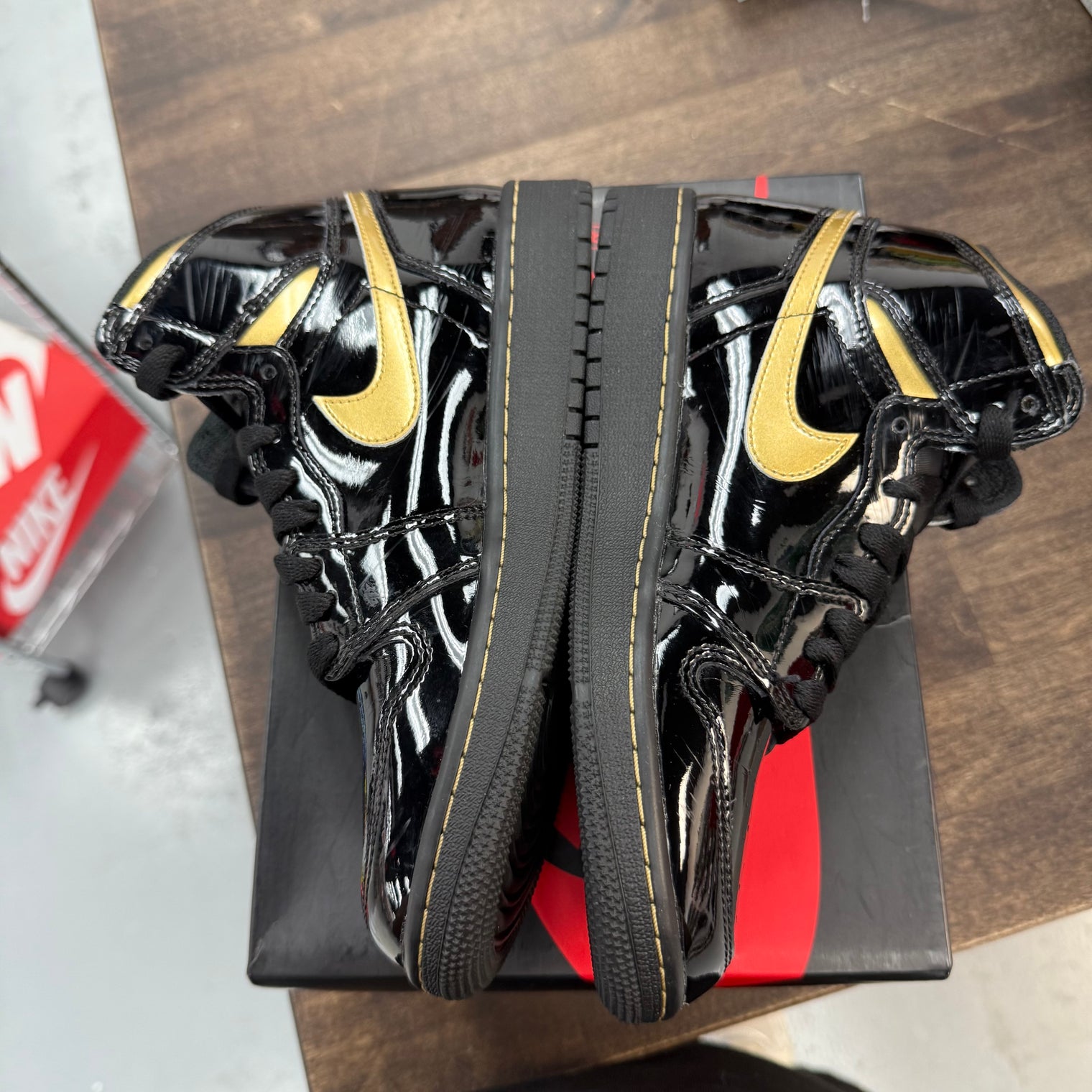 Black Metallic Gold Jordan 1 High (GS) (USED)