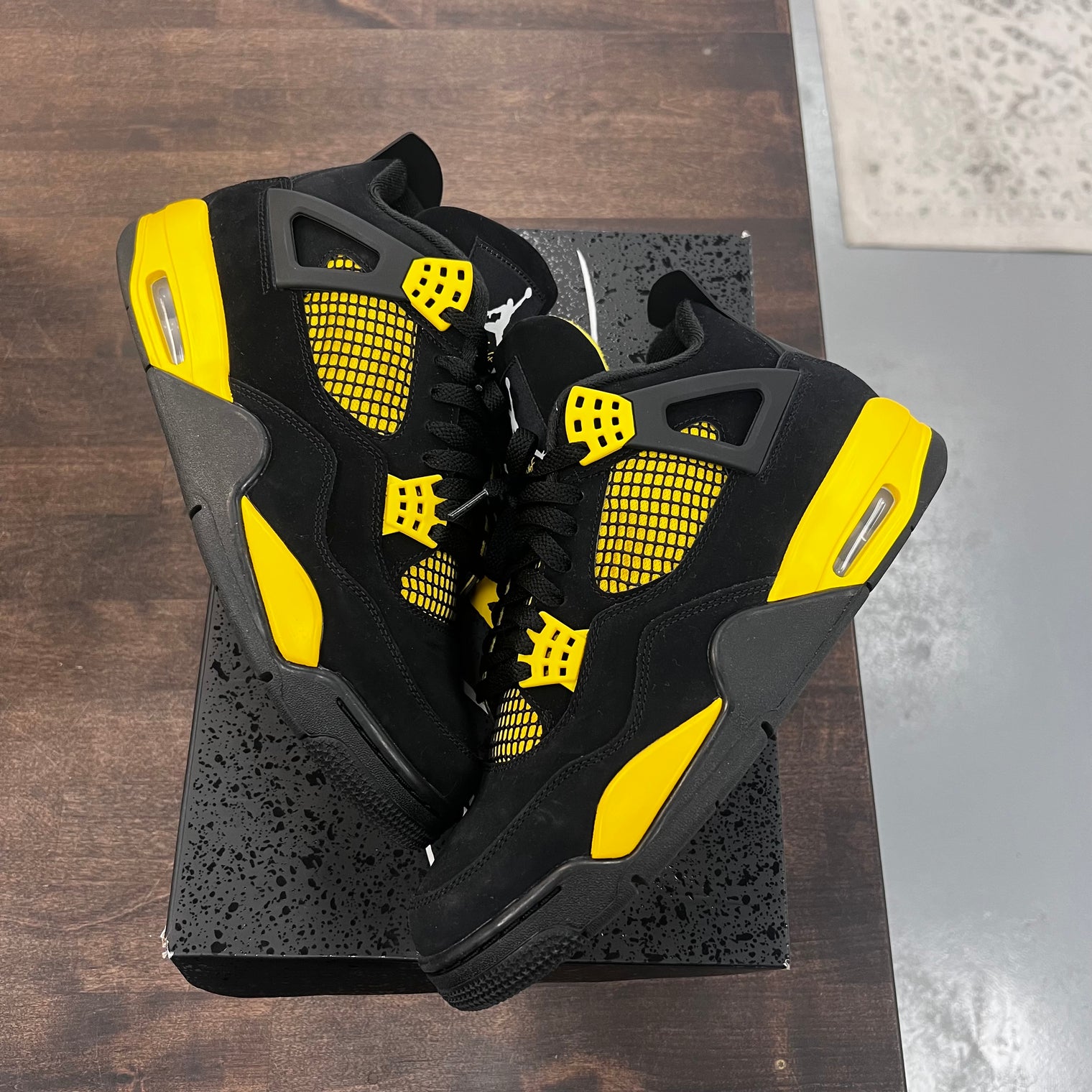 Yellow Thunder Jordan 4 (USED)