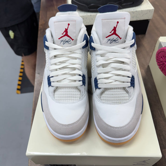 Navy Jordan 4 SB (USED)