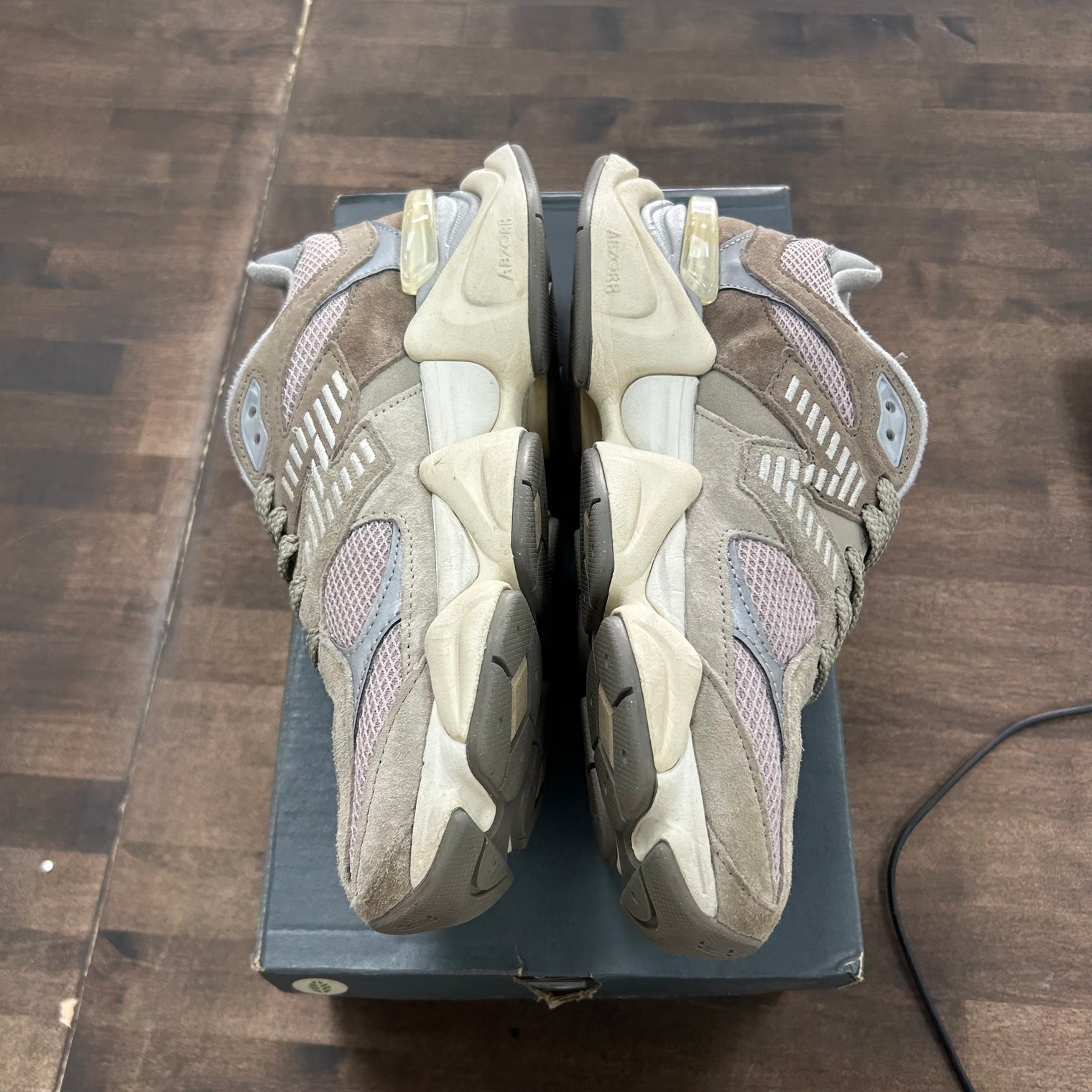 Mushroom Aluminum New Balance 9060 (USED)