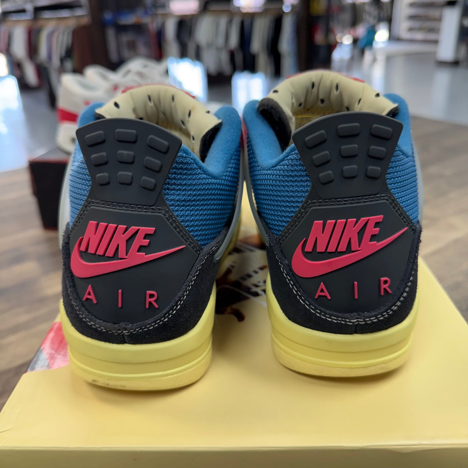 Jordan 4 Retro Union Off Noir (US 7) (USED)