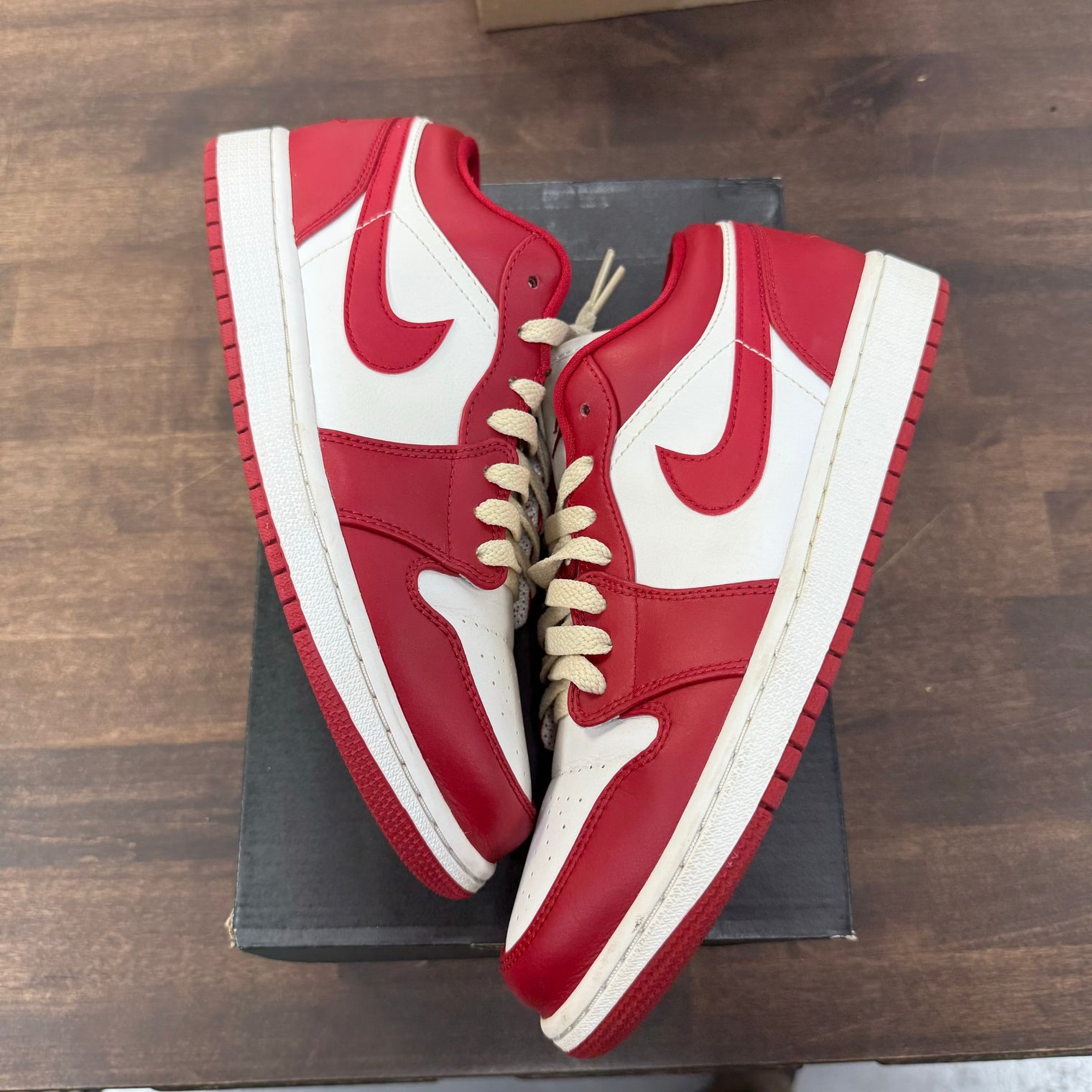 Gym Red Jordan 1 Low (USED)