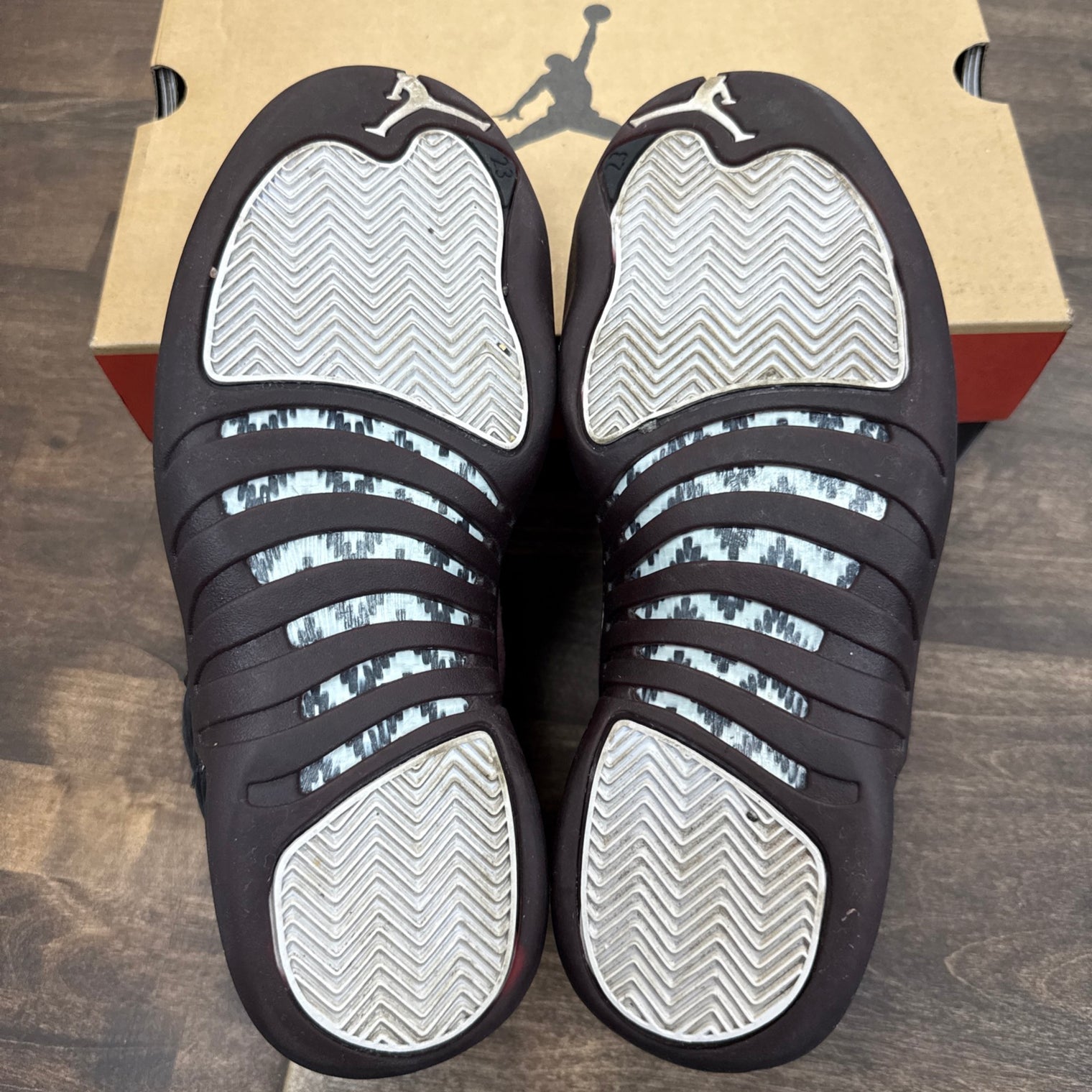 (W) A Ma Maniere Jordan 12 (USED)