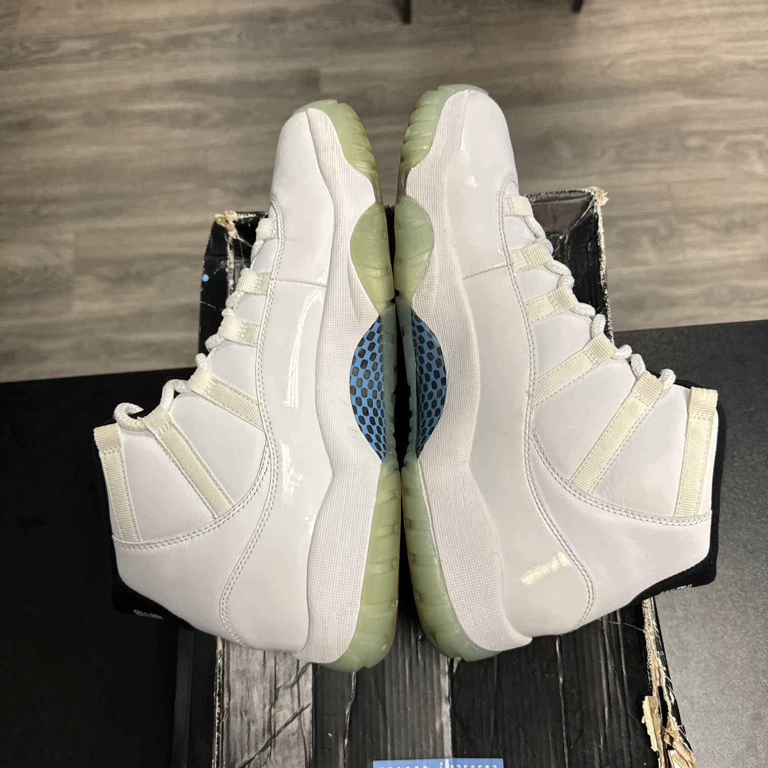 Legend Blue Jordan 11 High (USED)