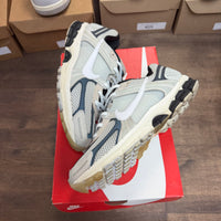 Supersonic Light Bone Black Nike Zoom Vomero 5 (USED, Replacement Box)