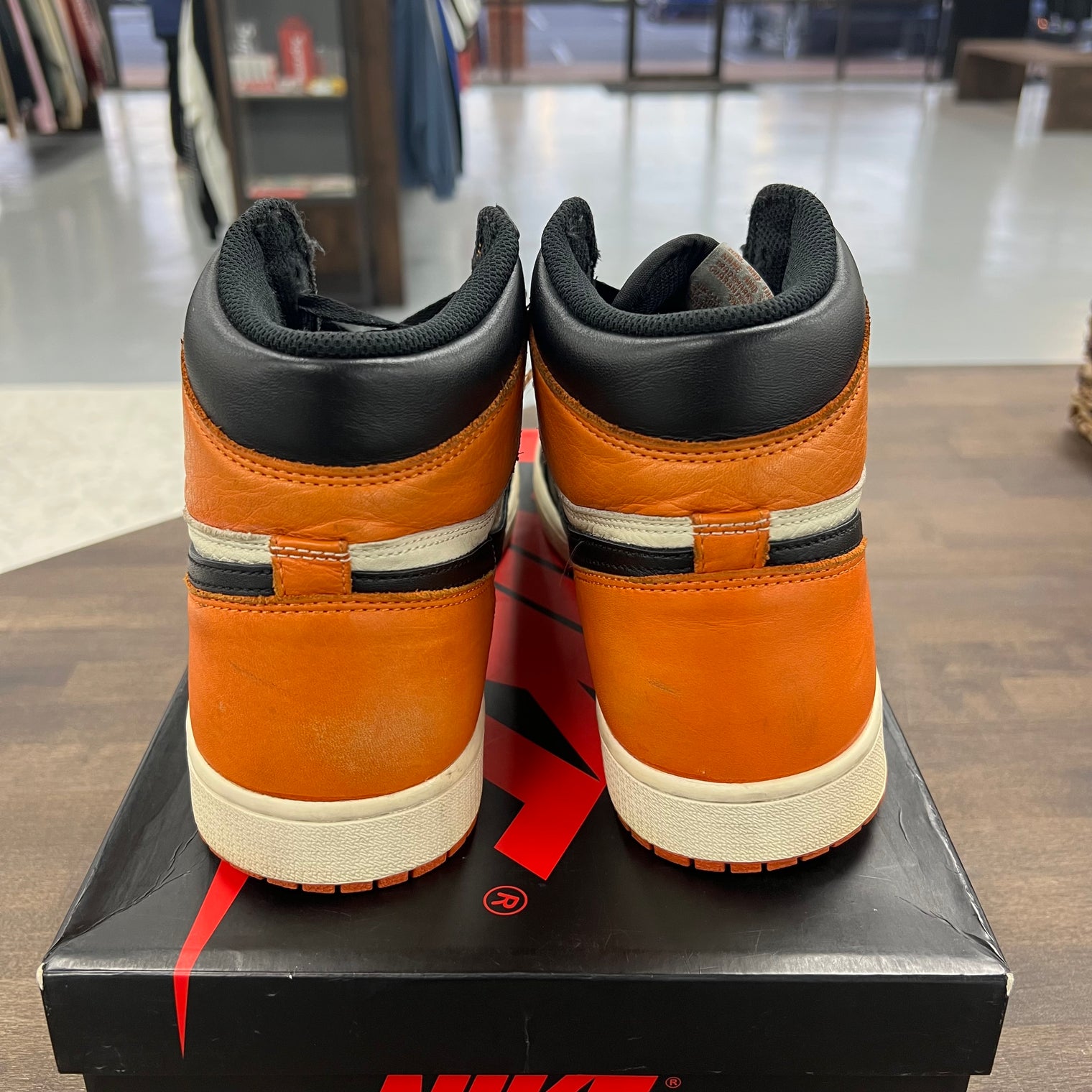 Shattered Backboard OG Jordan 1 High (USED)