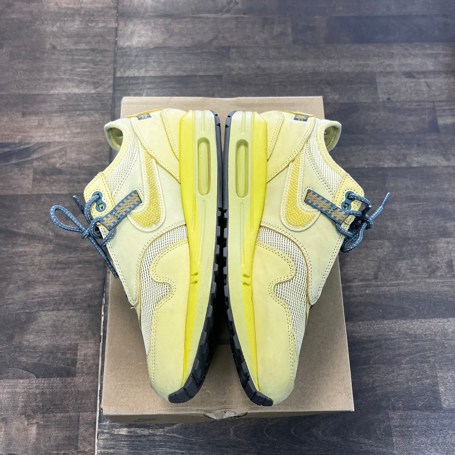 Saturn Gold Air Max 1 Travis Scott (USED)