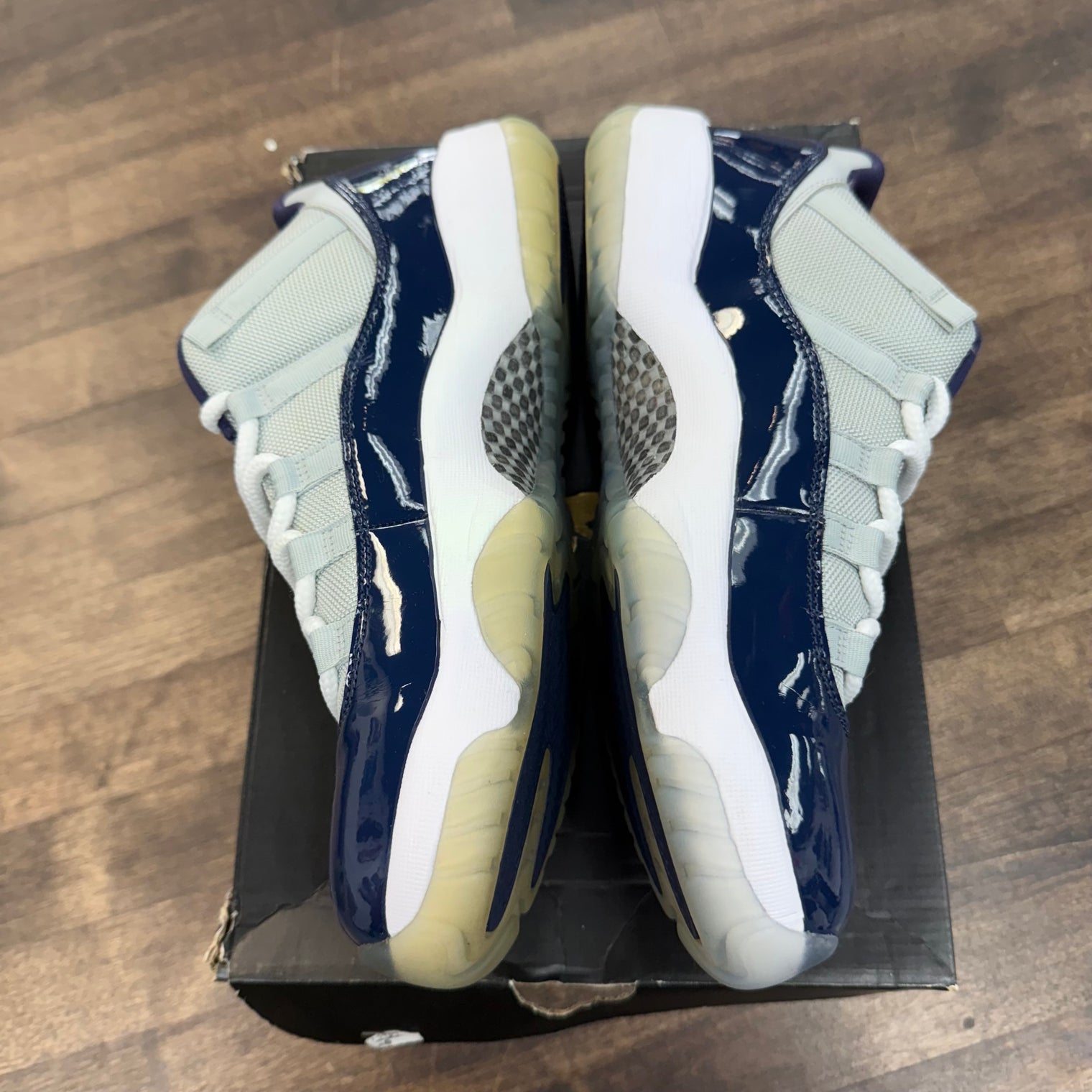 Georgetown Jordan 11 Low (USED,No Box)
