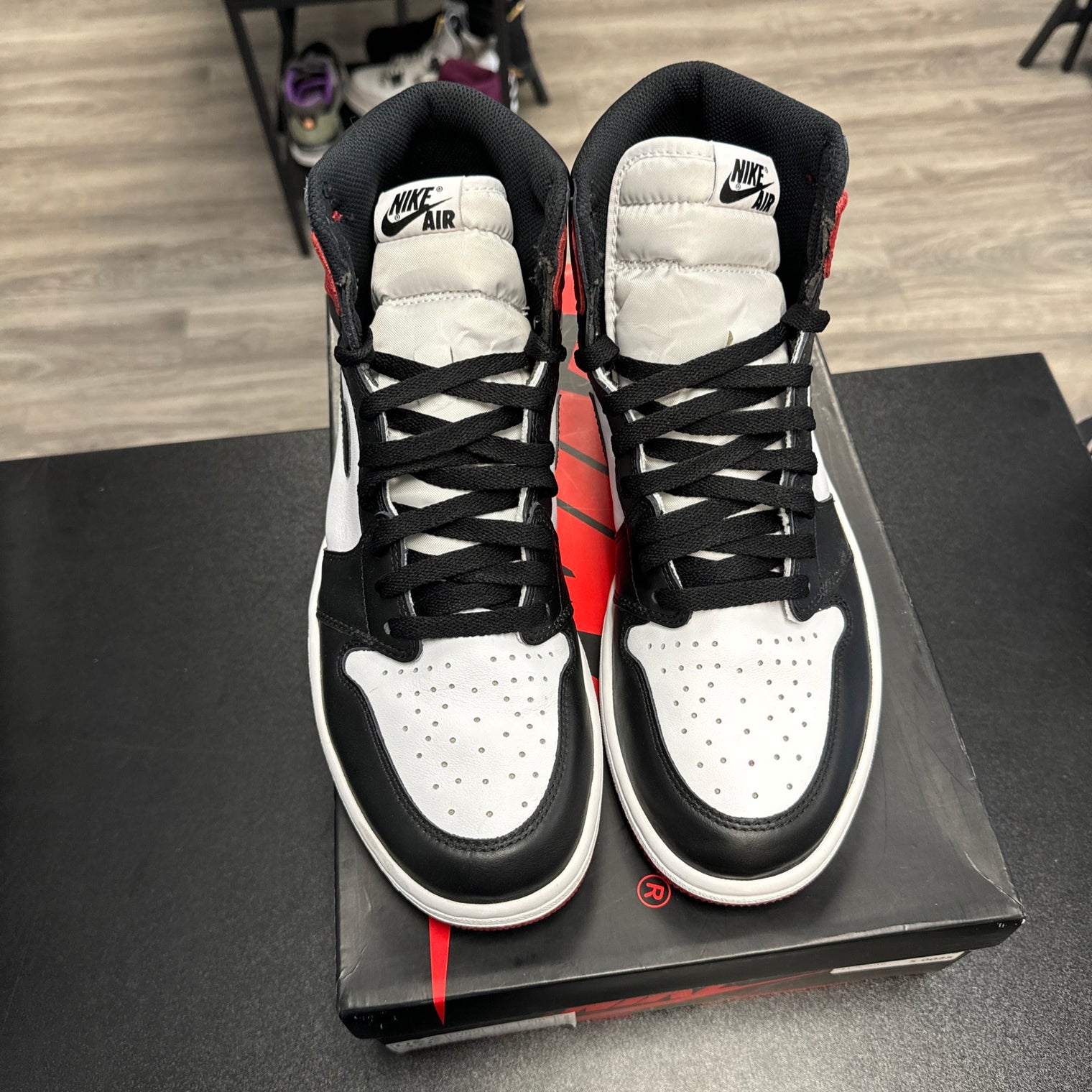 Black Toe Jordan 1 High (USED)