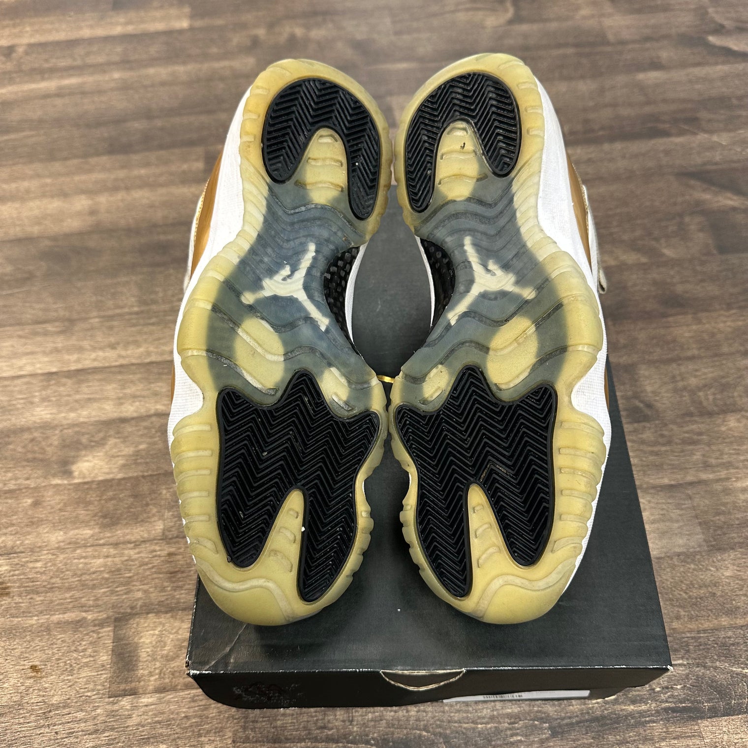Closing Ceremony Jordan 11 Low (USED)