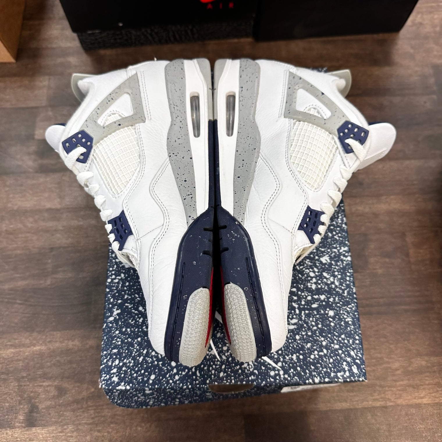 Midnight Navy Jordan 4 (USED)