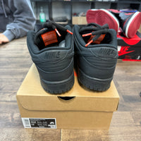 Triple Black SB Dunk Low Pro (USED)