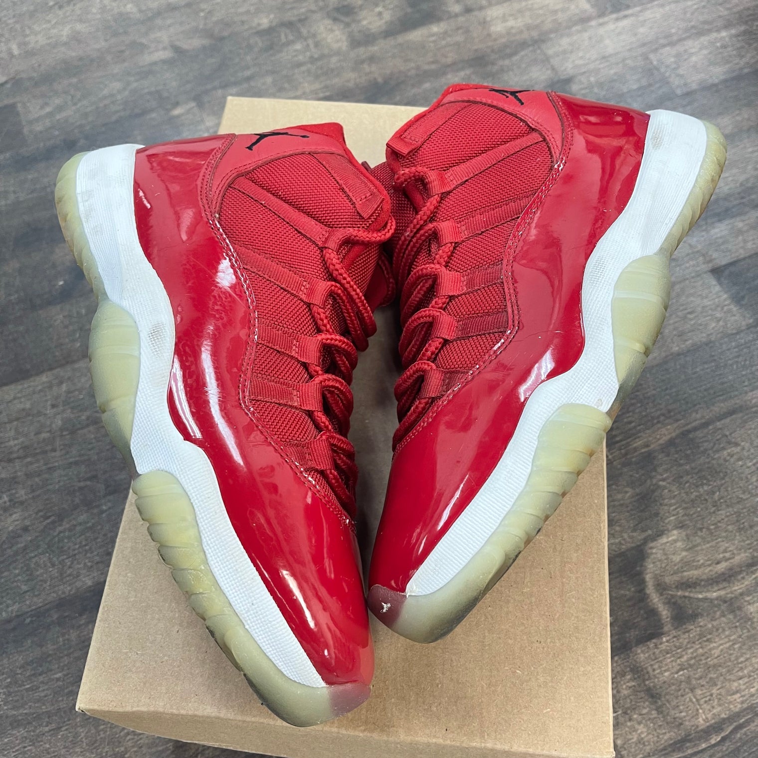 Win like 96 Jordan 11 (USED, No Box)