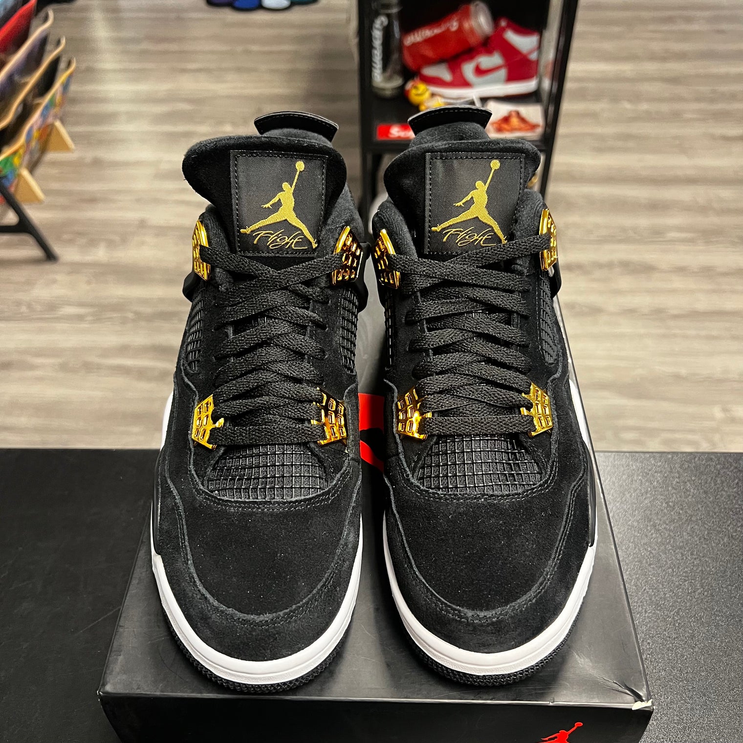 Royalty Jordan 4 Retro (USED)