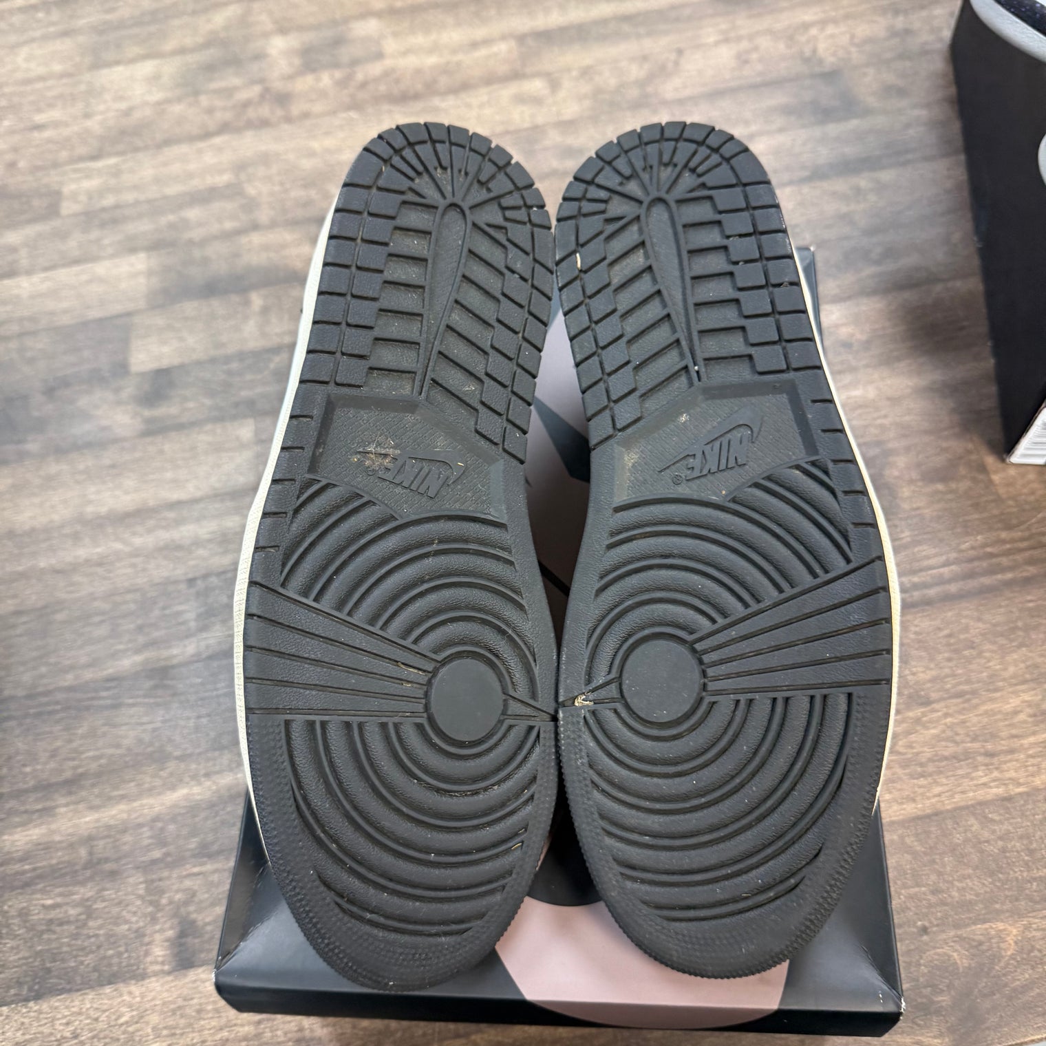 Mocha Jordan 1 Low OG (USED)