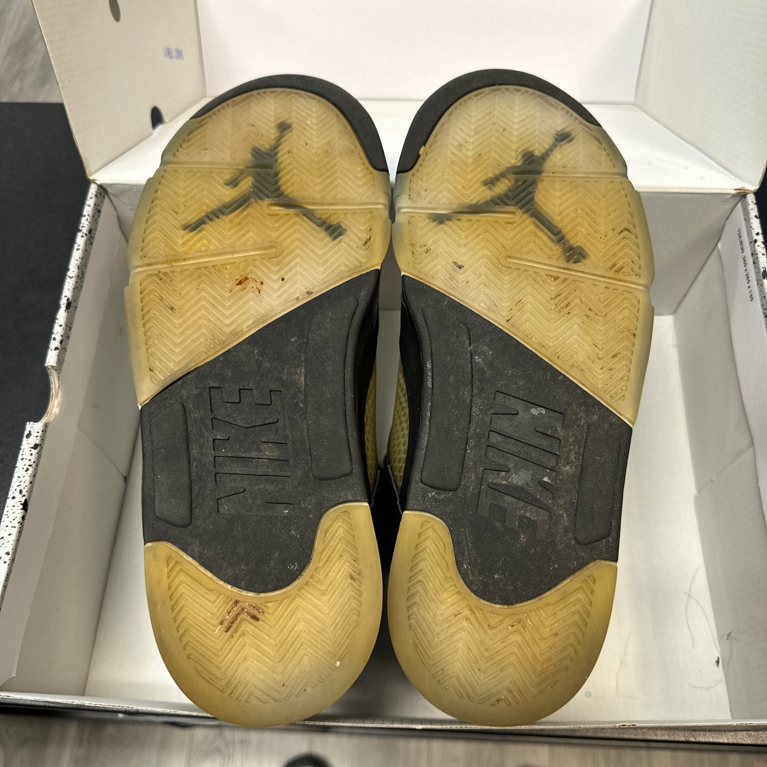 Black Metallic Jordan 5 (USED)