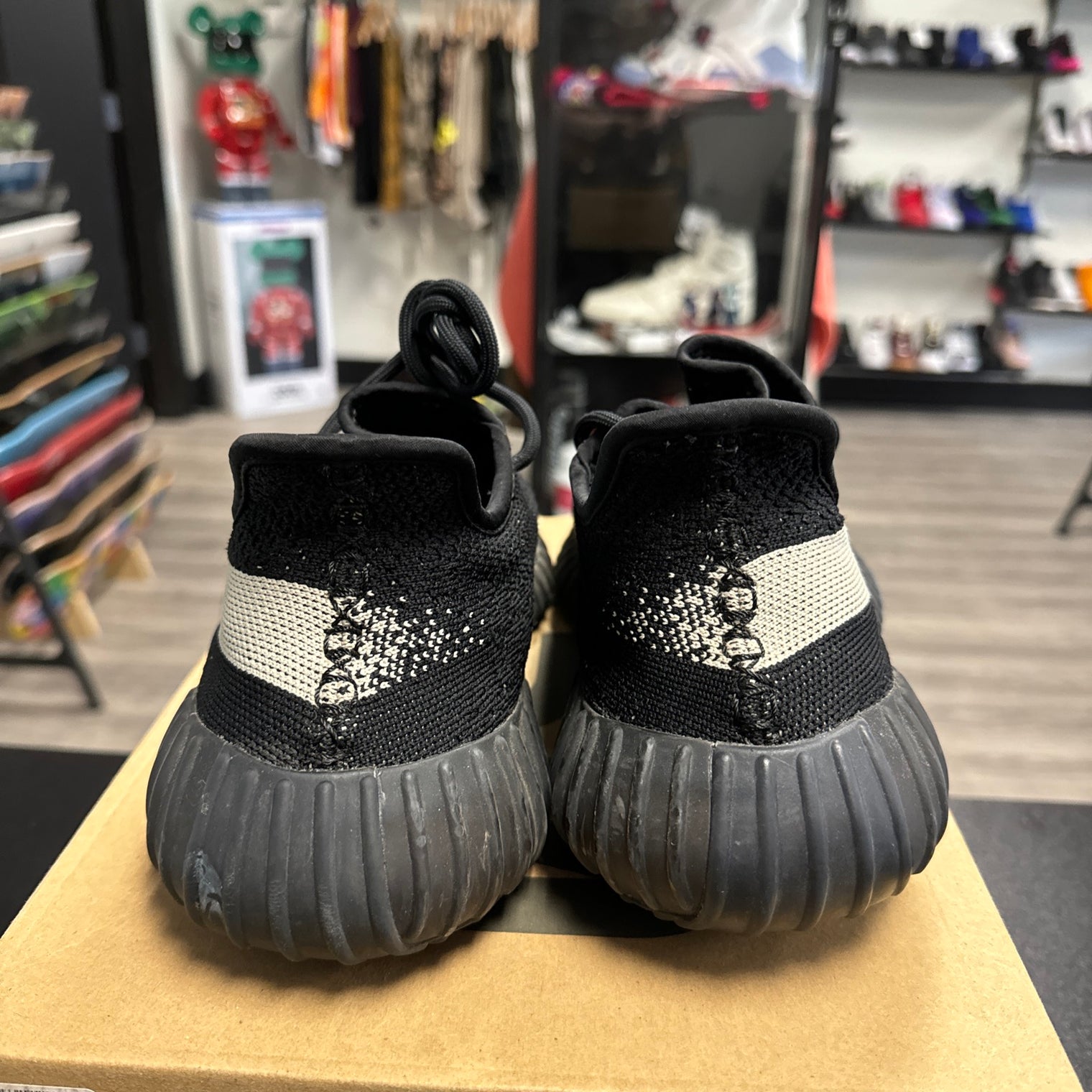 adidas Yeezy Boost 350 V2 Low Oreo (USED)