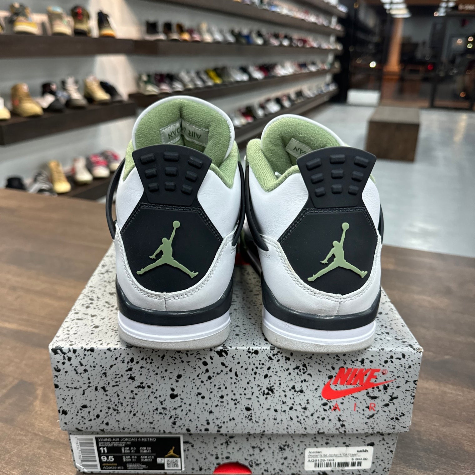 Seafoam Jordan 4 (USED, no lid)